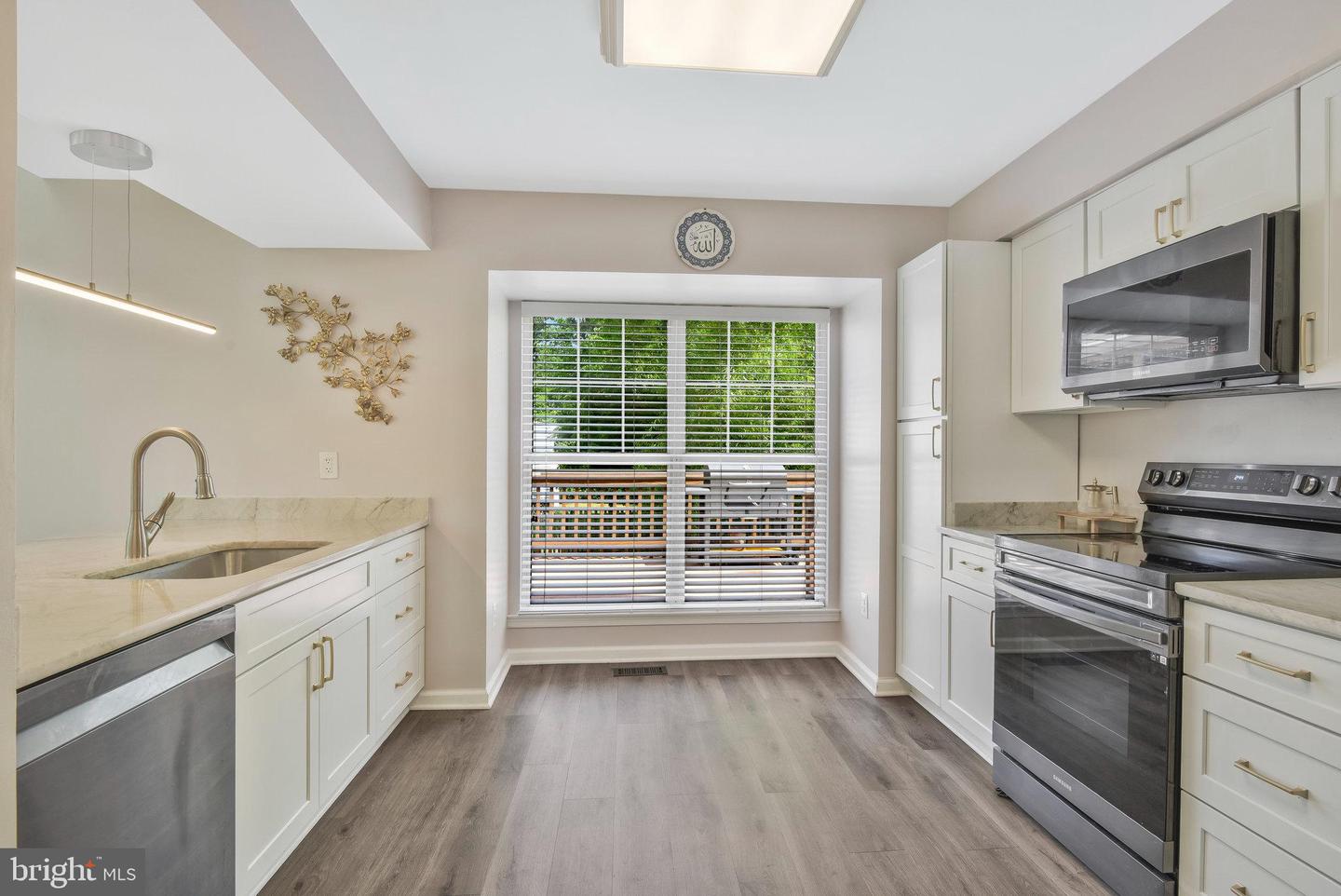 1 Bentmoor Ct