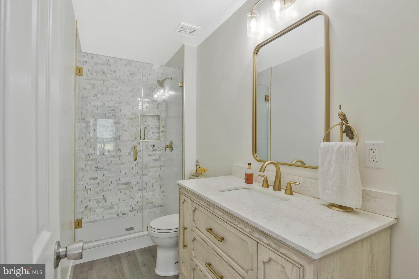 1 Bentmoor Ct