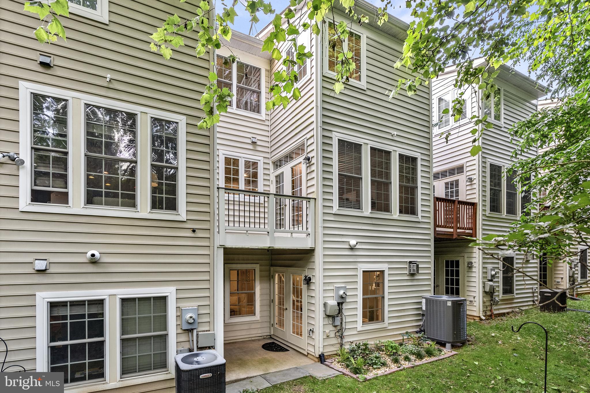 20360 Center Brook Sq