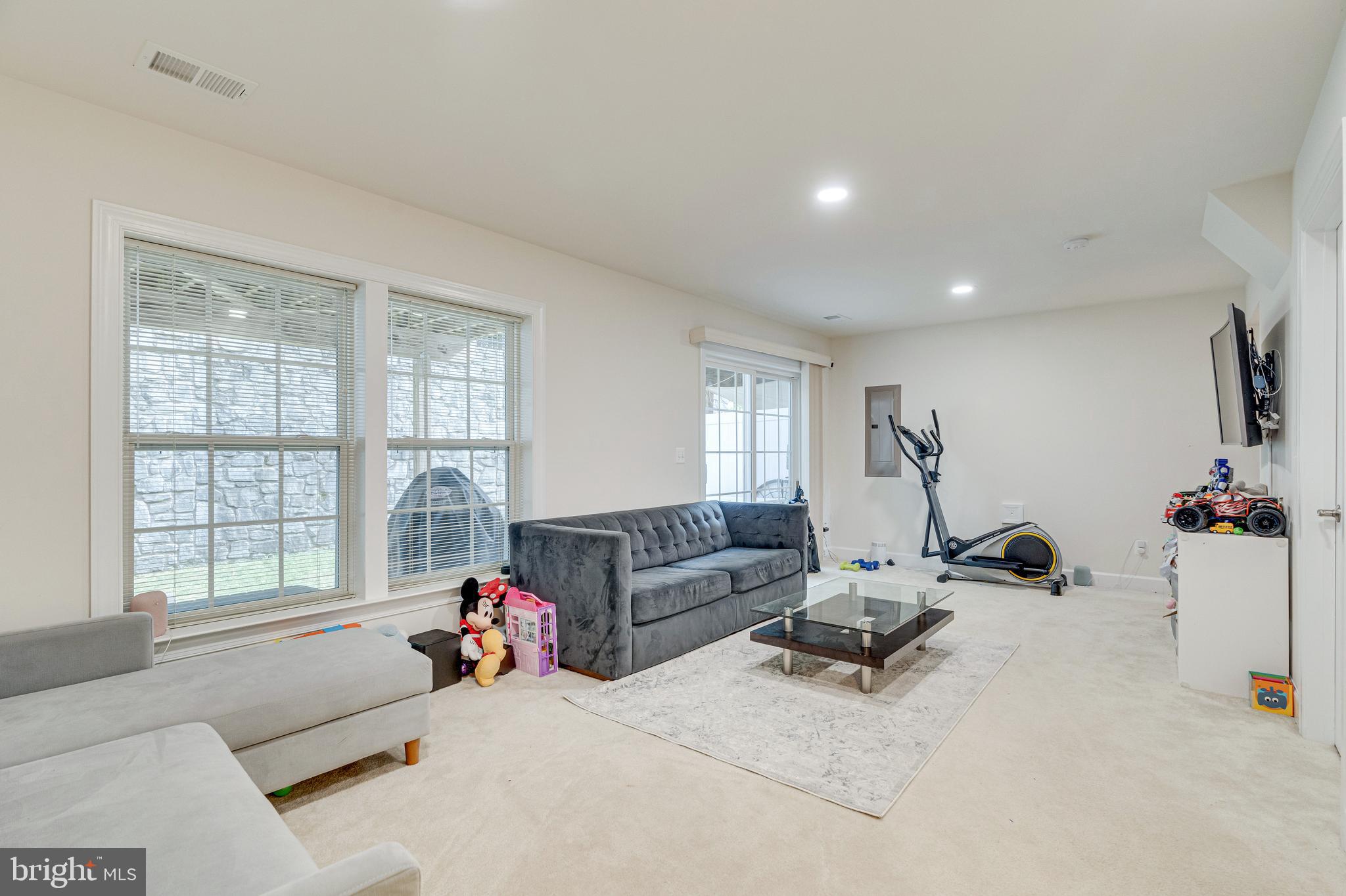20220 CENTER BROOK SQ