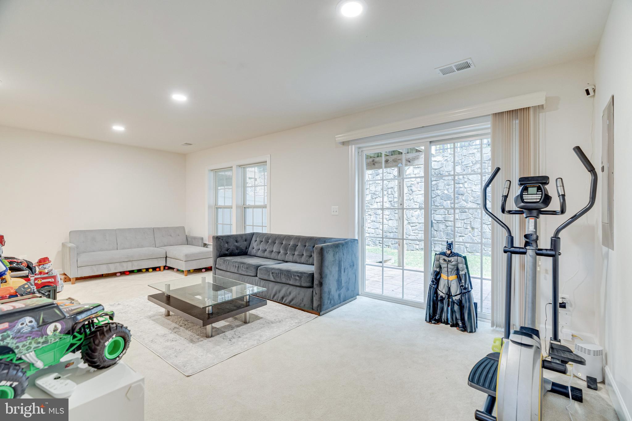 20220 CENTER BROOK SQ