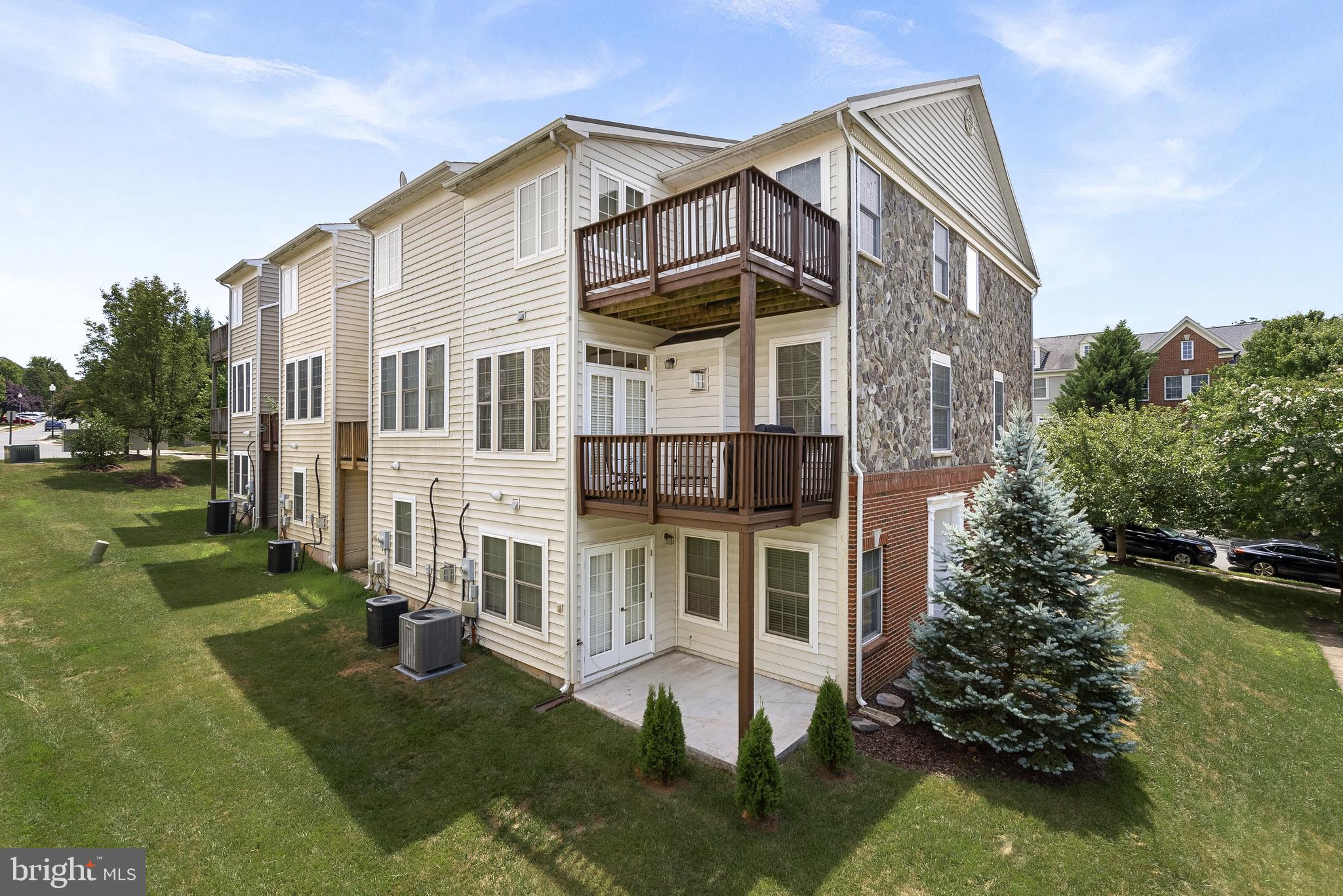 20351 Center Brook Sq