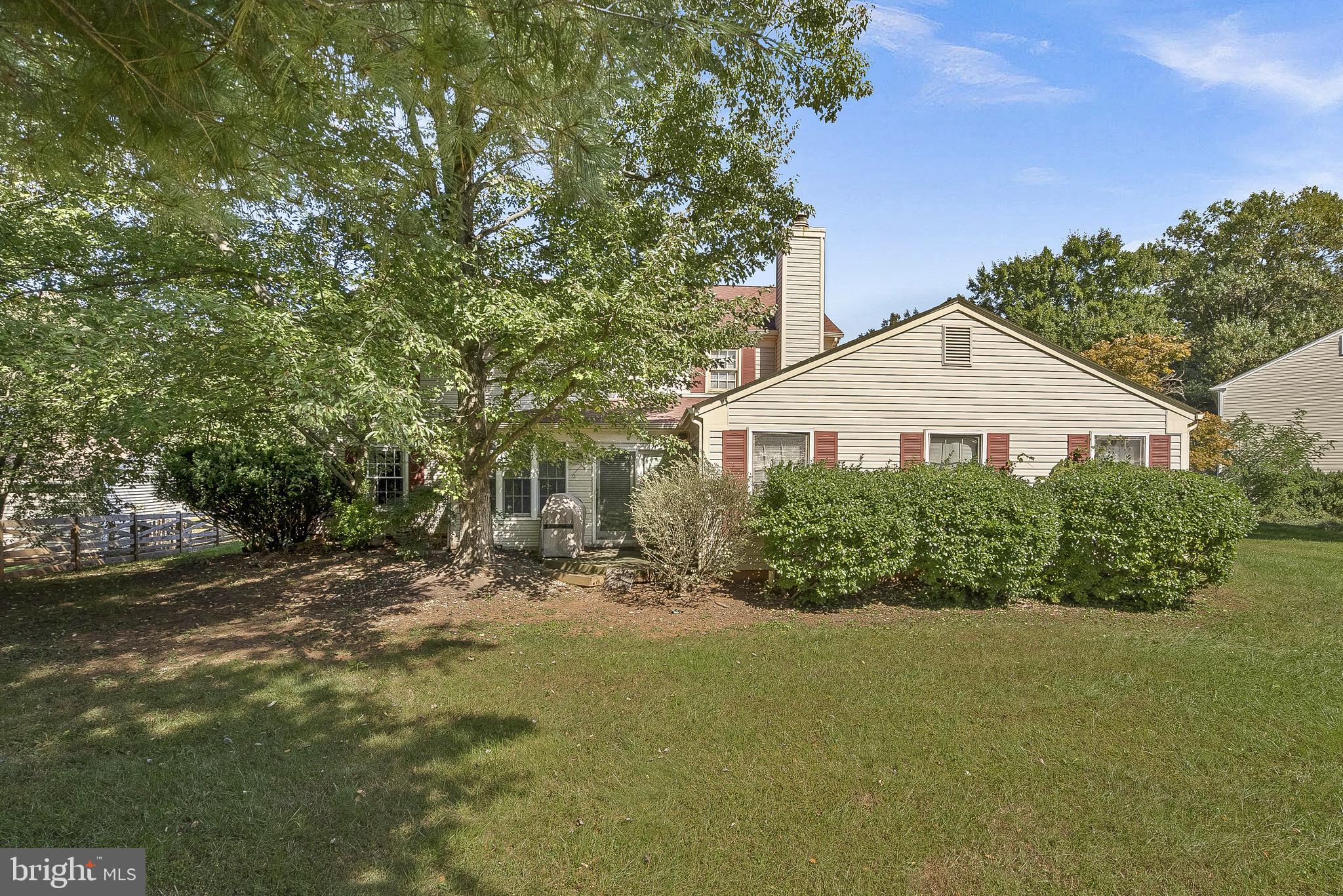 6 Coleman Ln