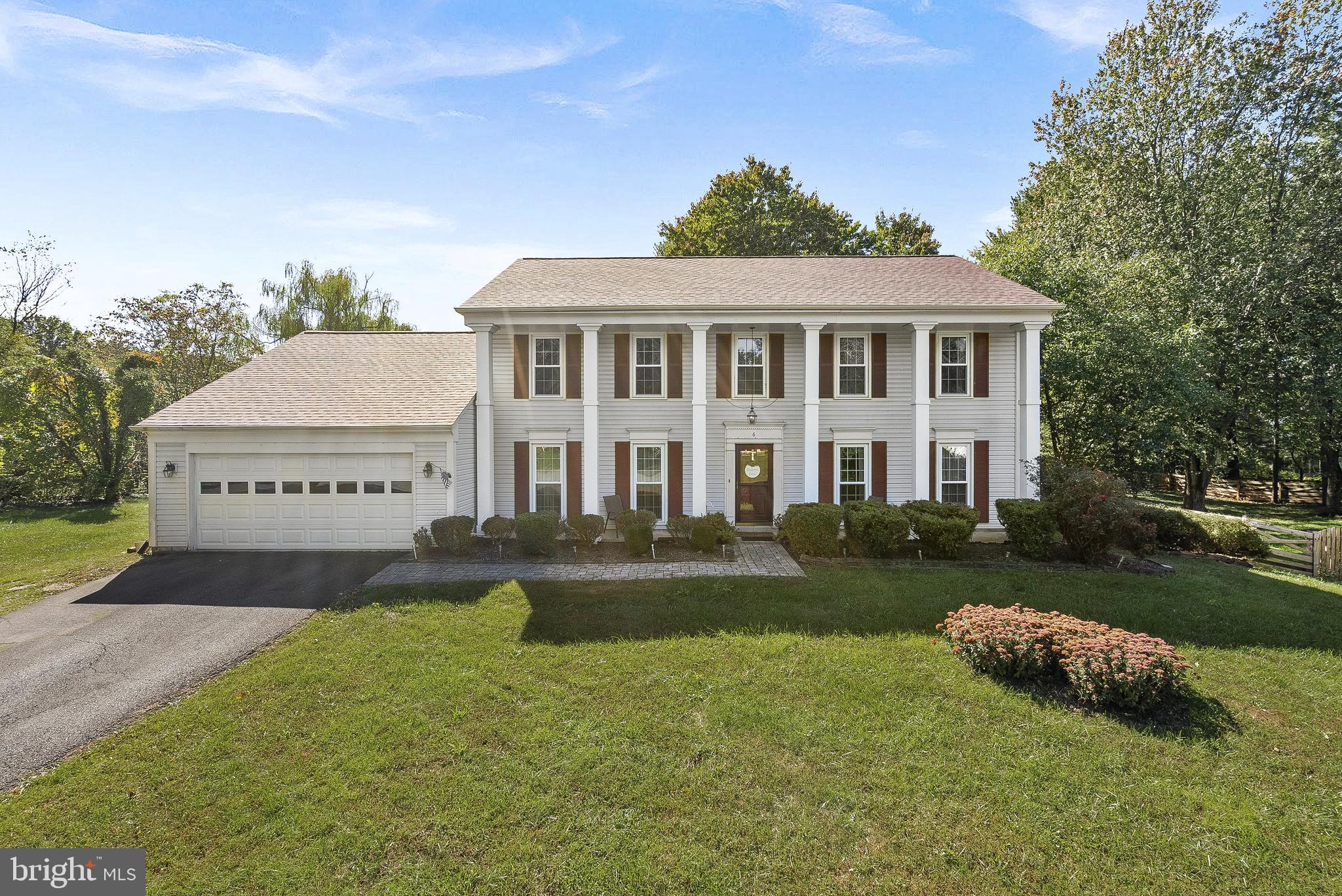 6 Coleman Ln