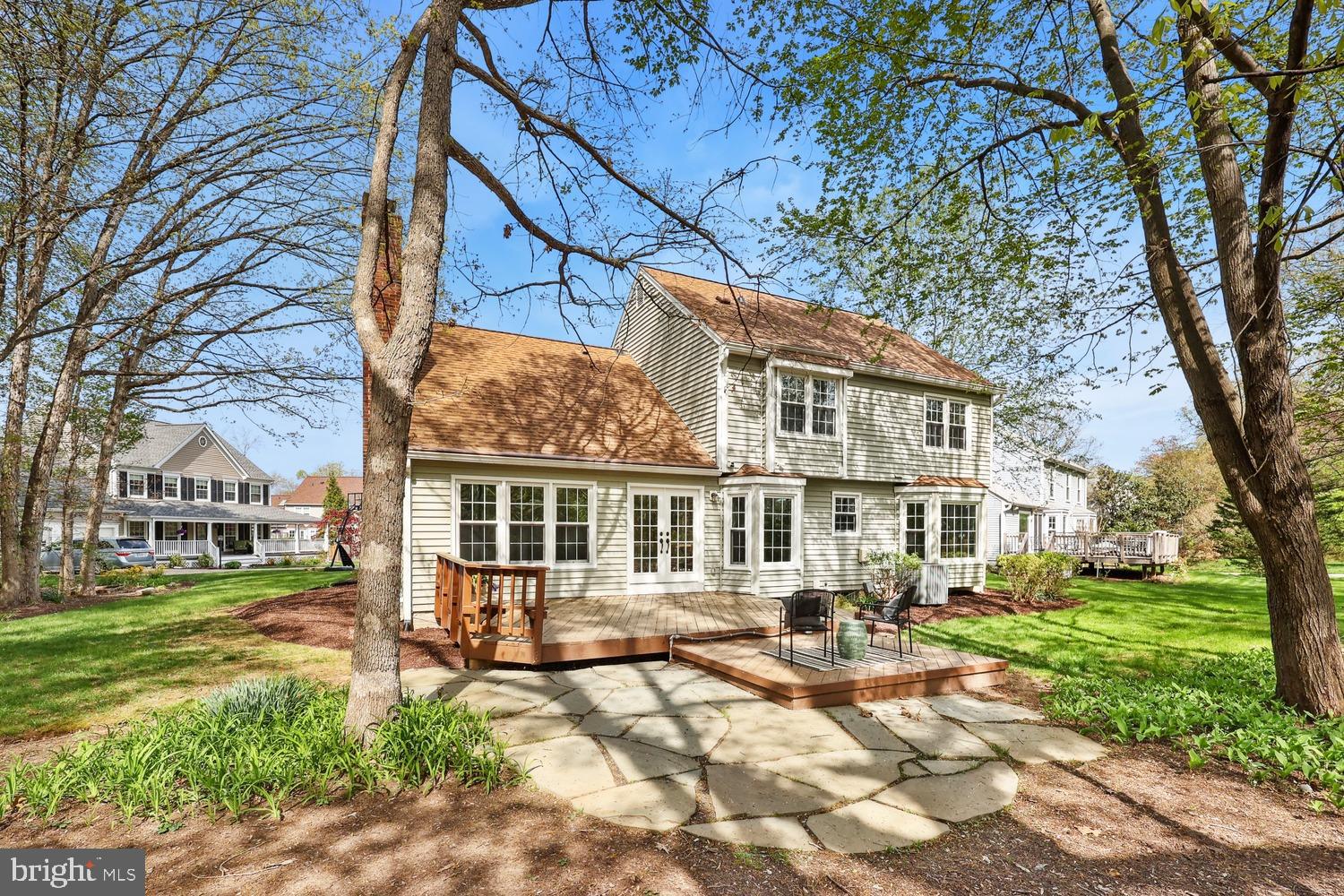 17 Westmoreland Dr
