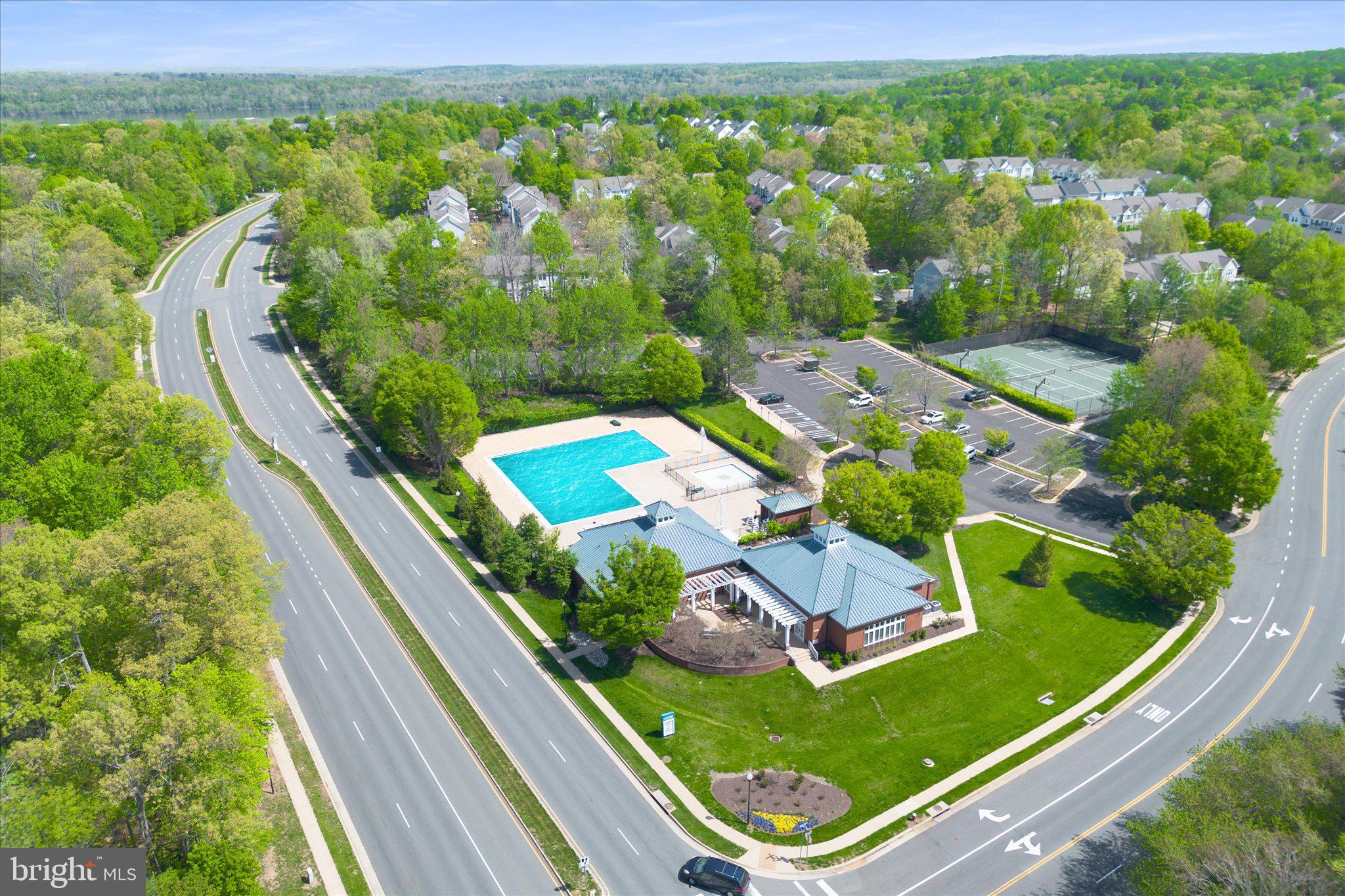 20696 Longbank Ct