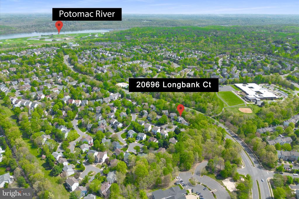 20696 Longbank Ct