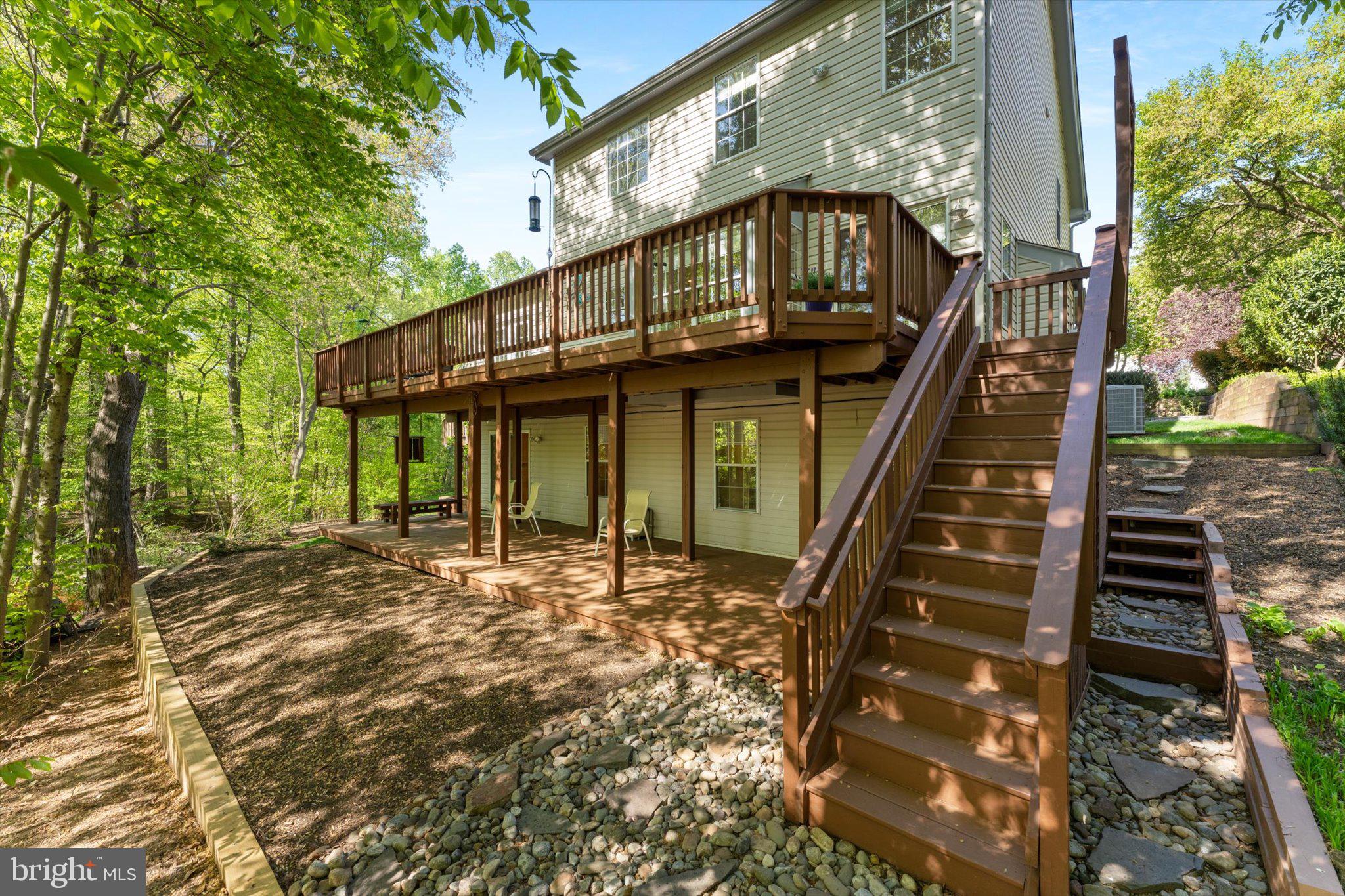 20696 Longbank Ct