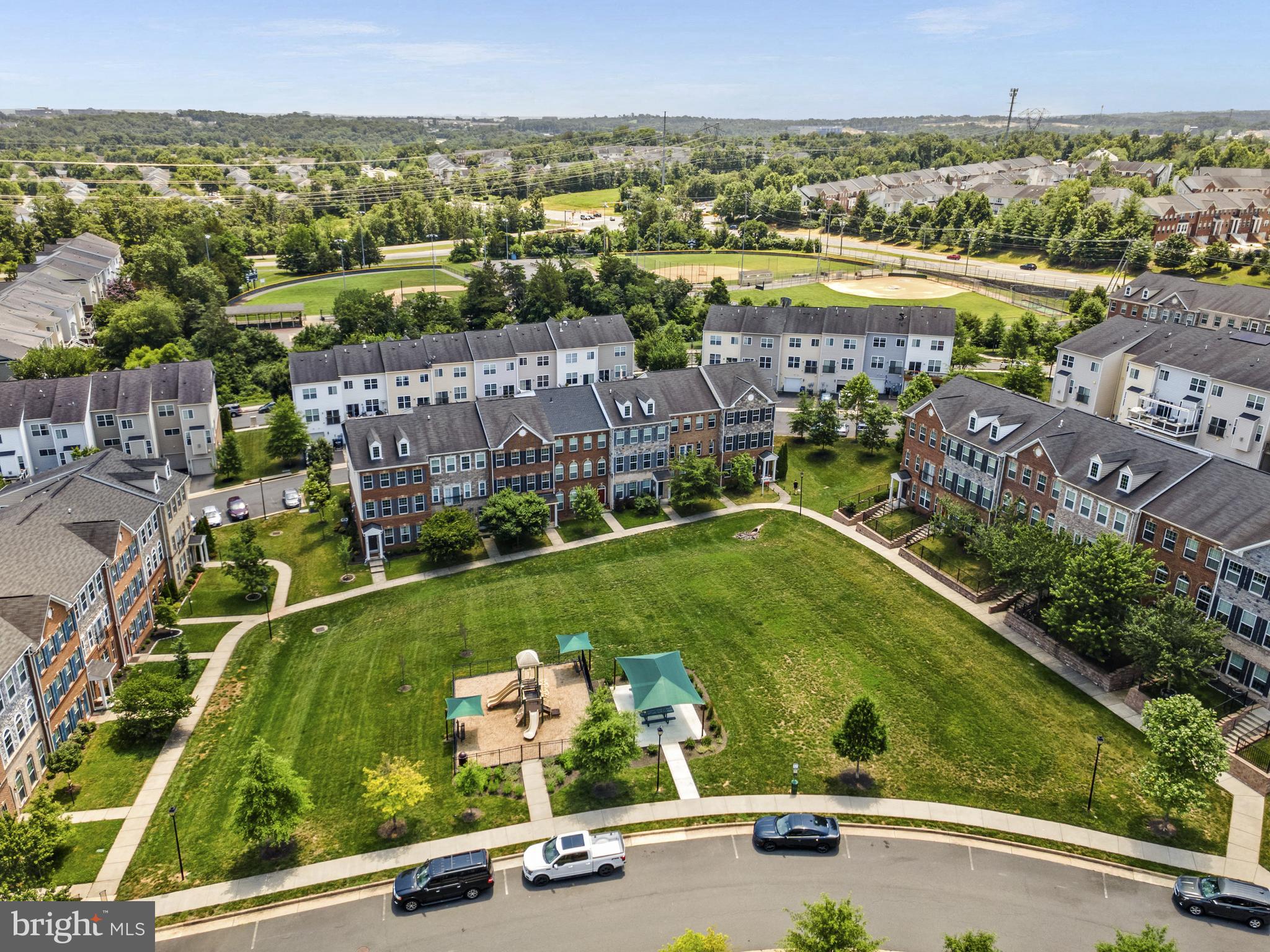 1543 Kinnaird Ter NE