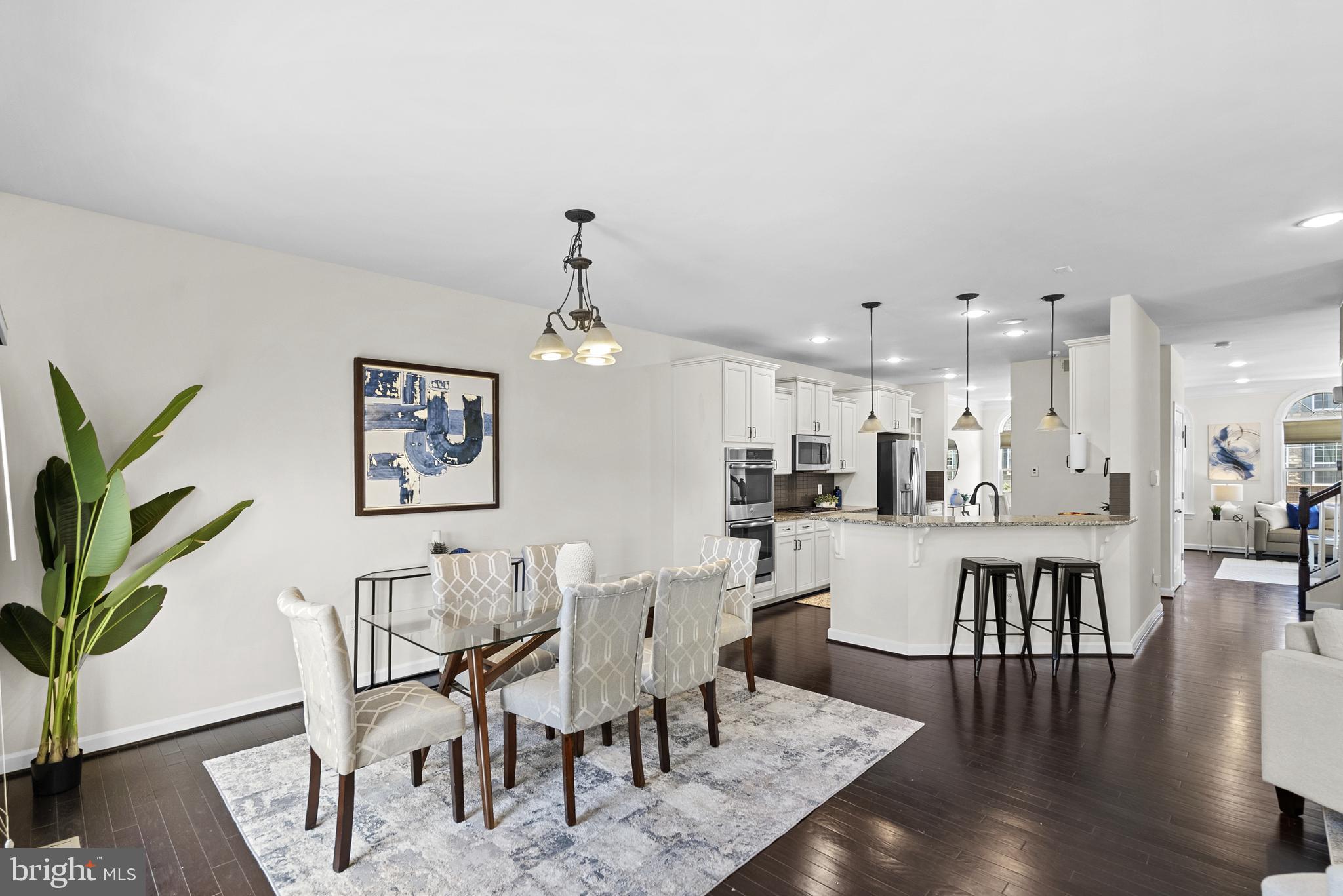 1543 Kinnaird Ter NE