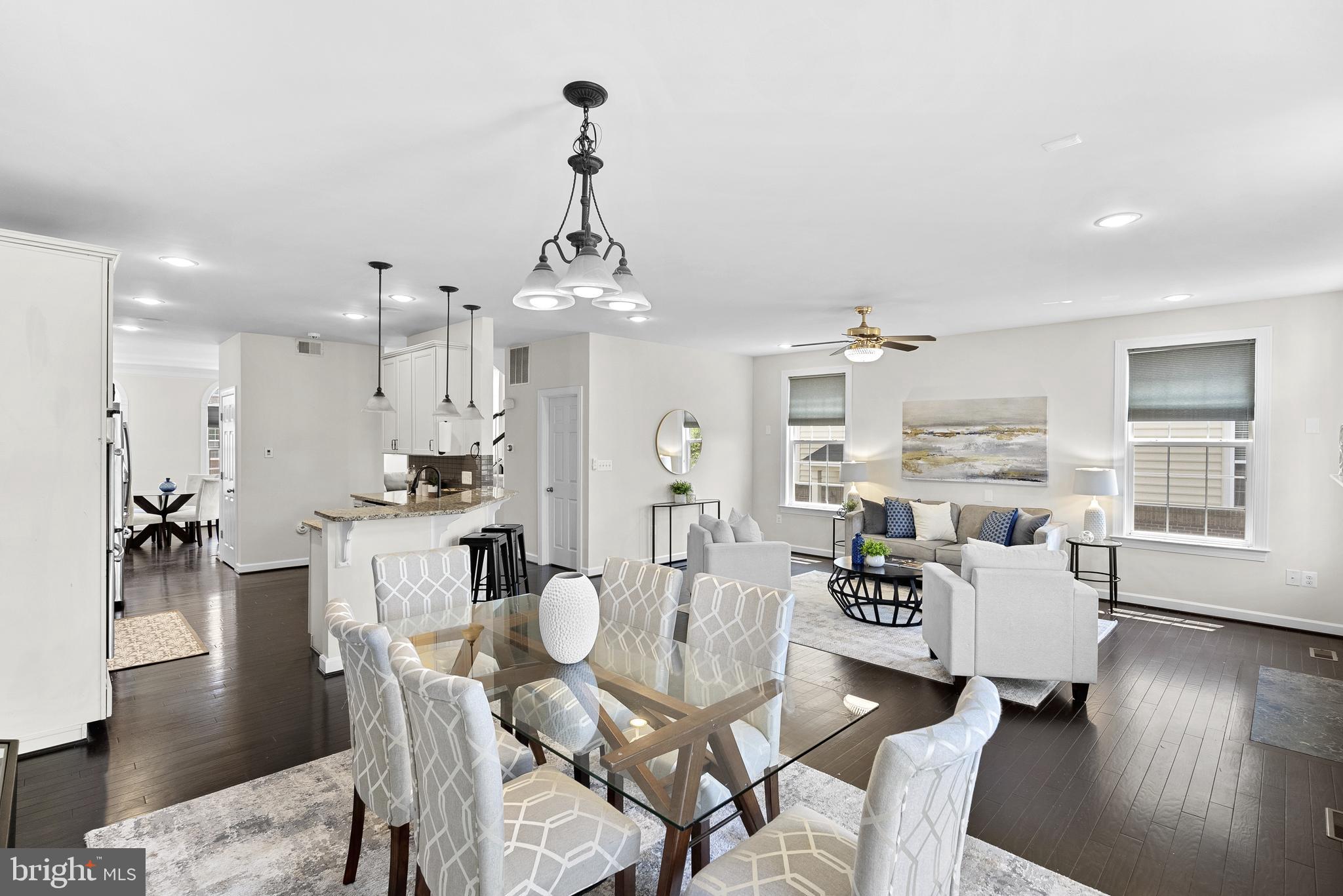 1543 Kinnaird Ter NE