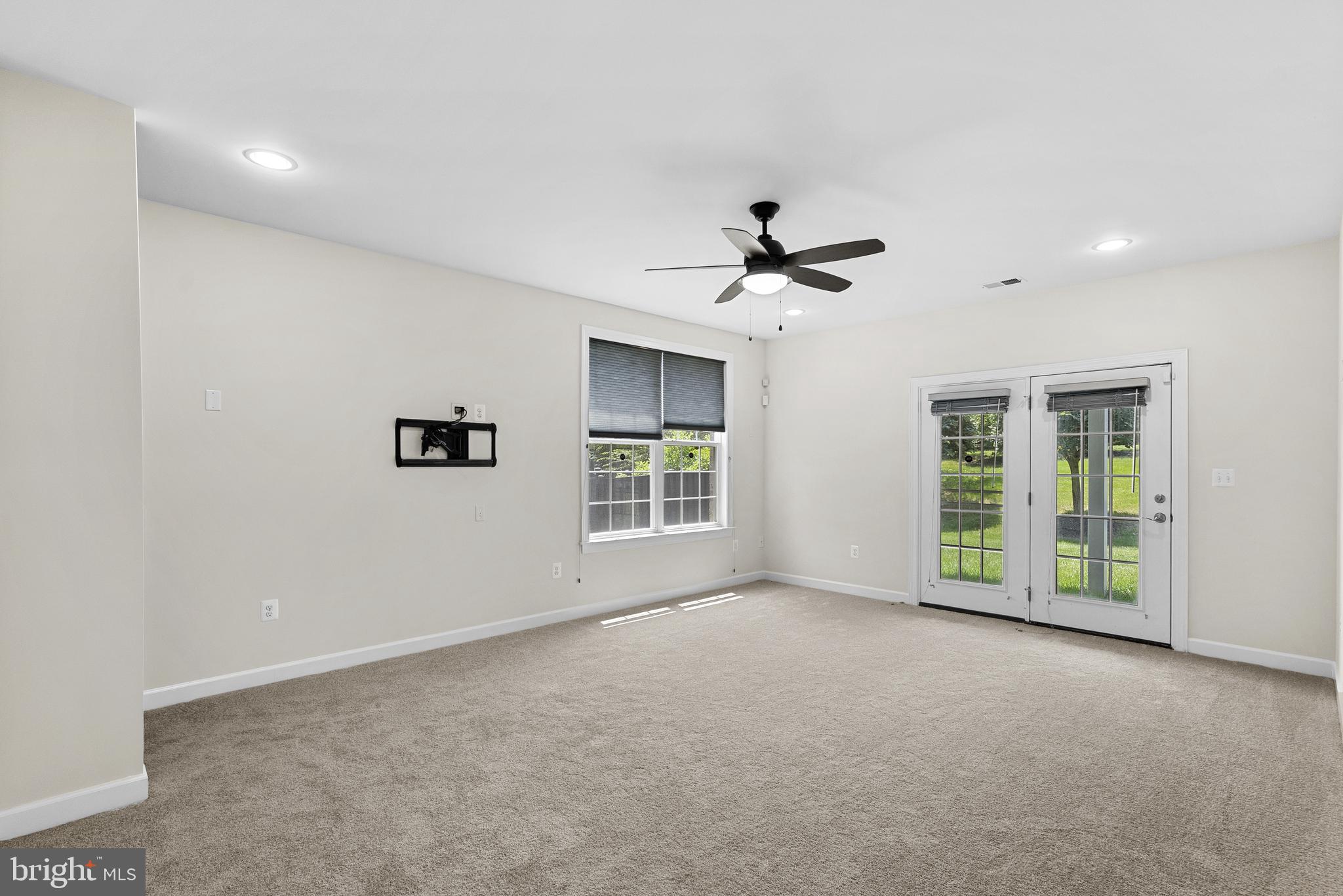 1543 Kinnaird Ter NE