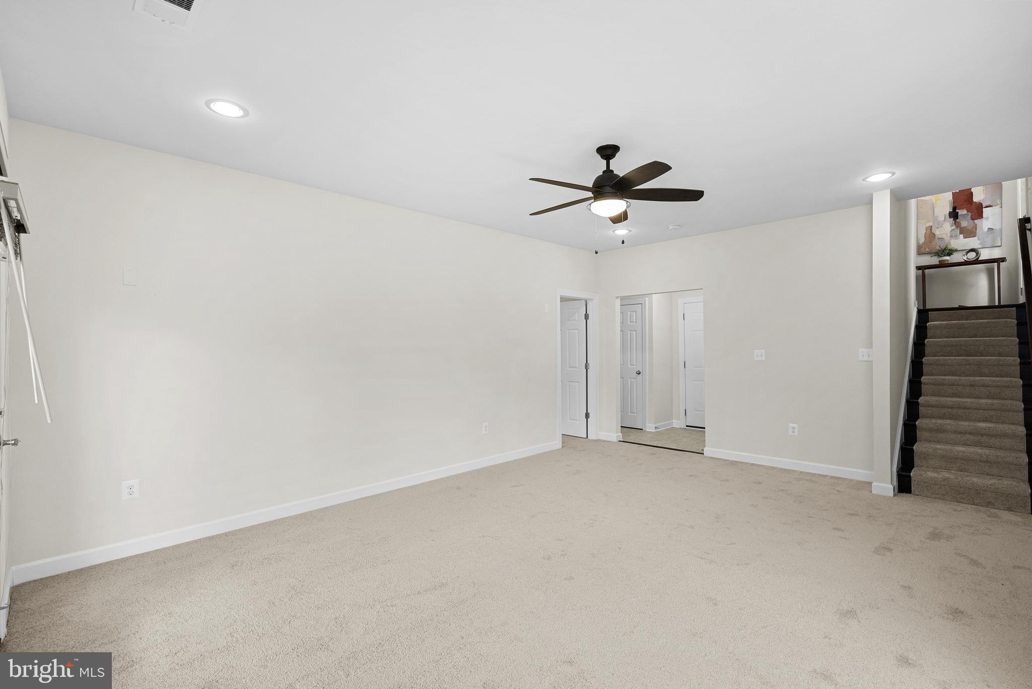 1543 Kinnaird Ter NE