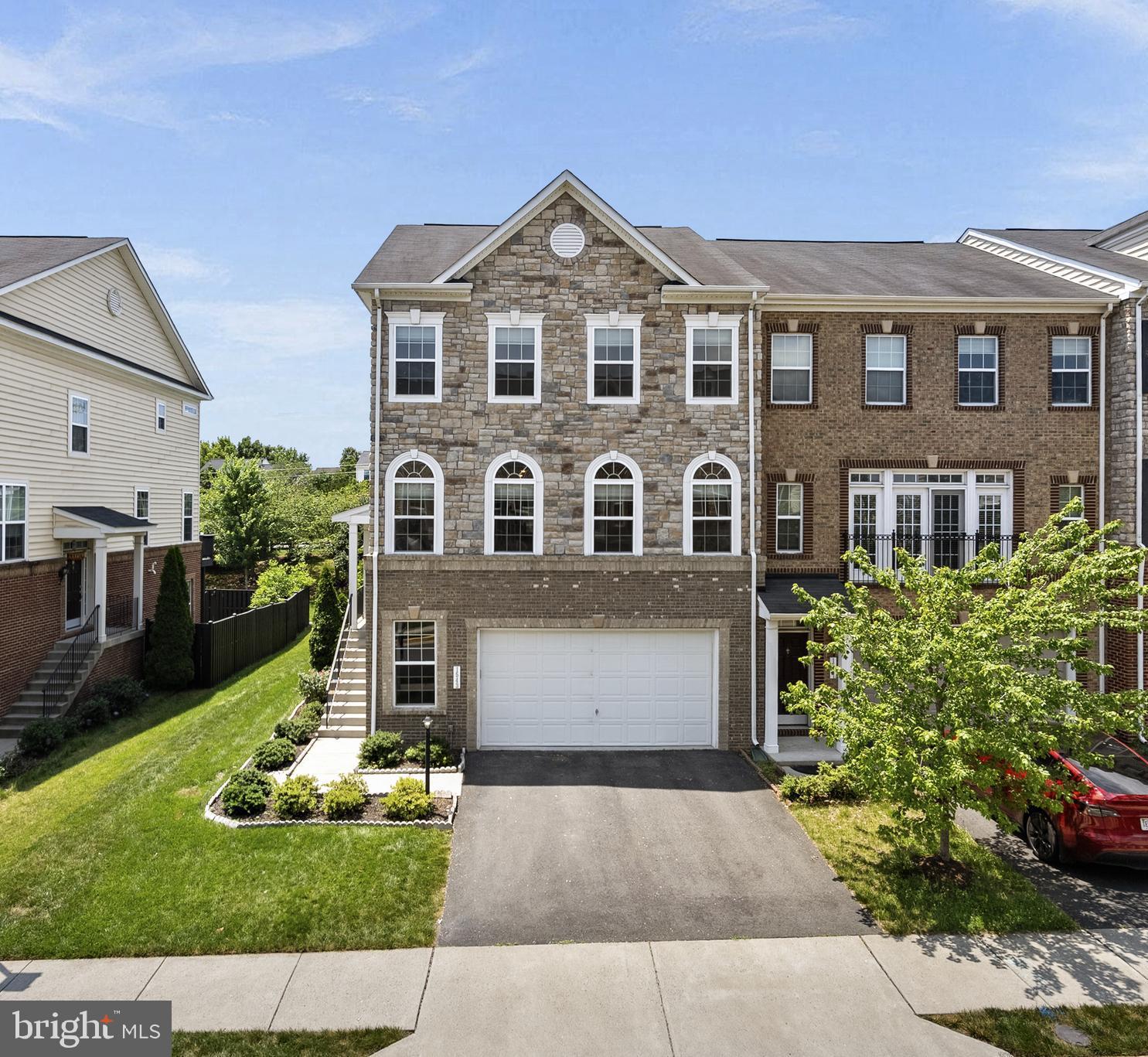 1543 Kinnaird Ter NE