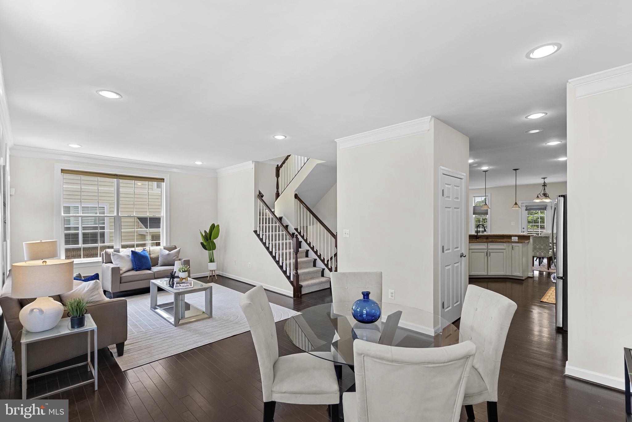 1543 Kinnaird Ter NE