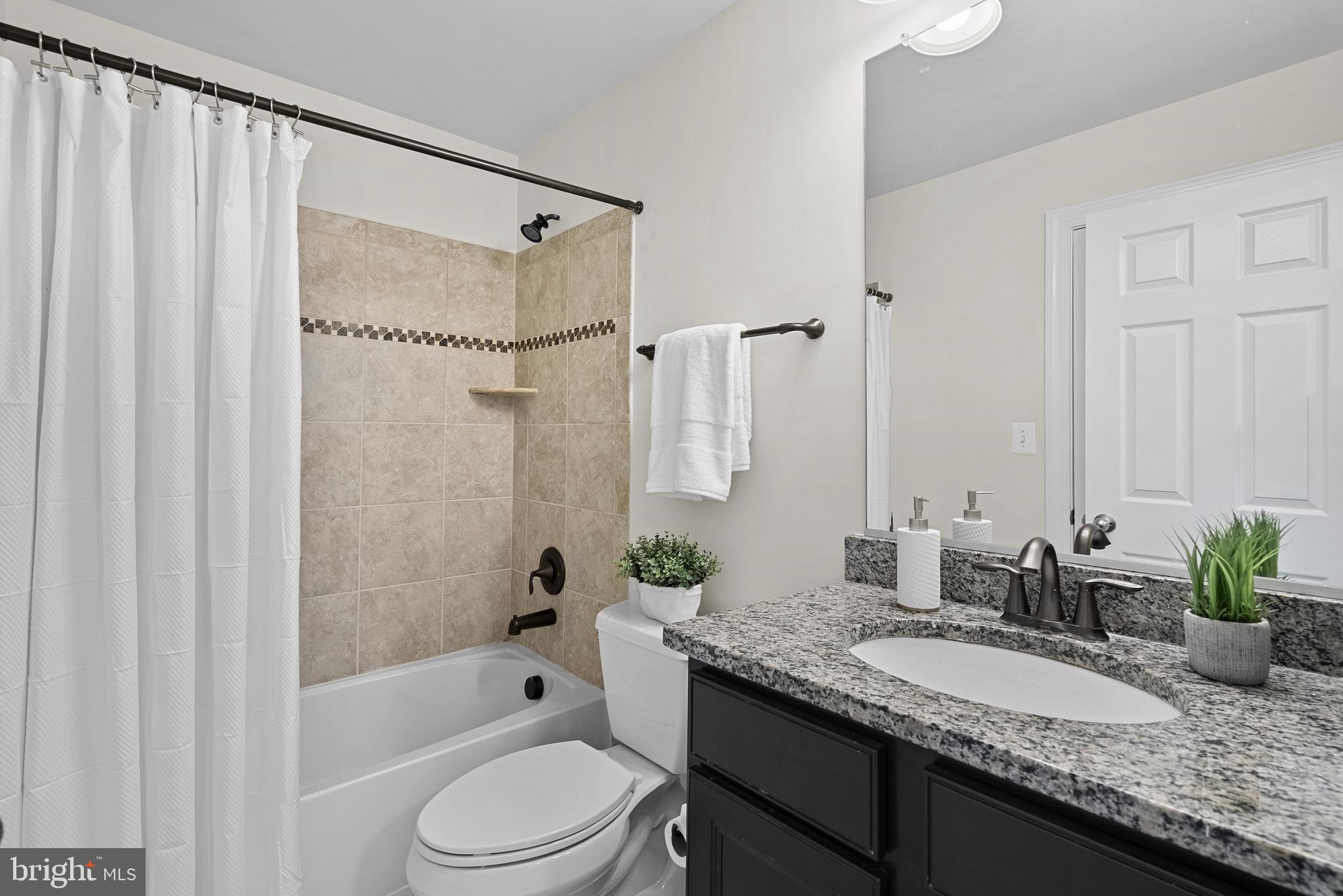 1543 Kinnaird Ter NE