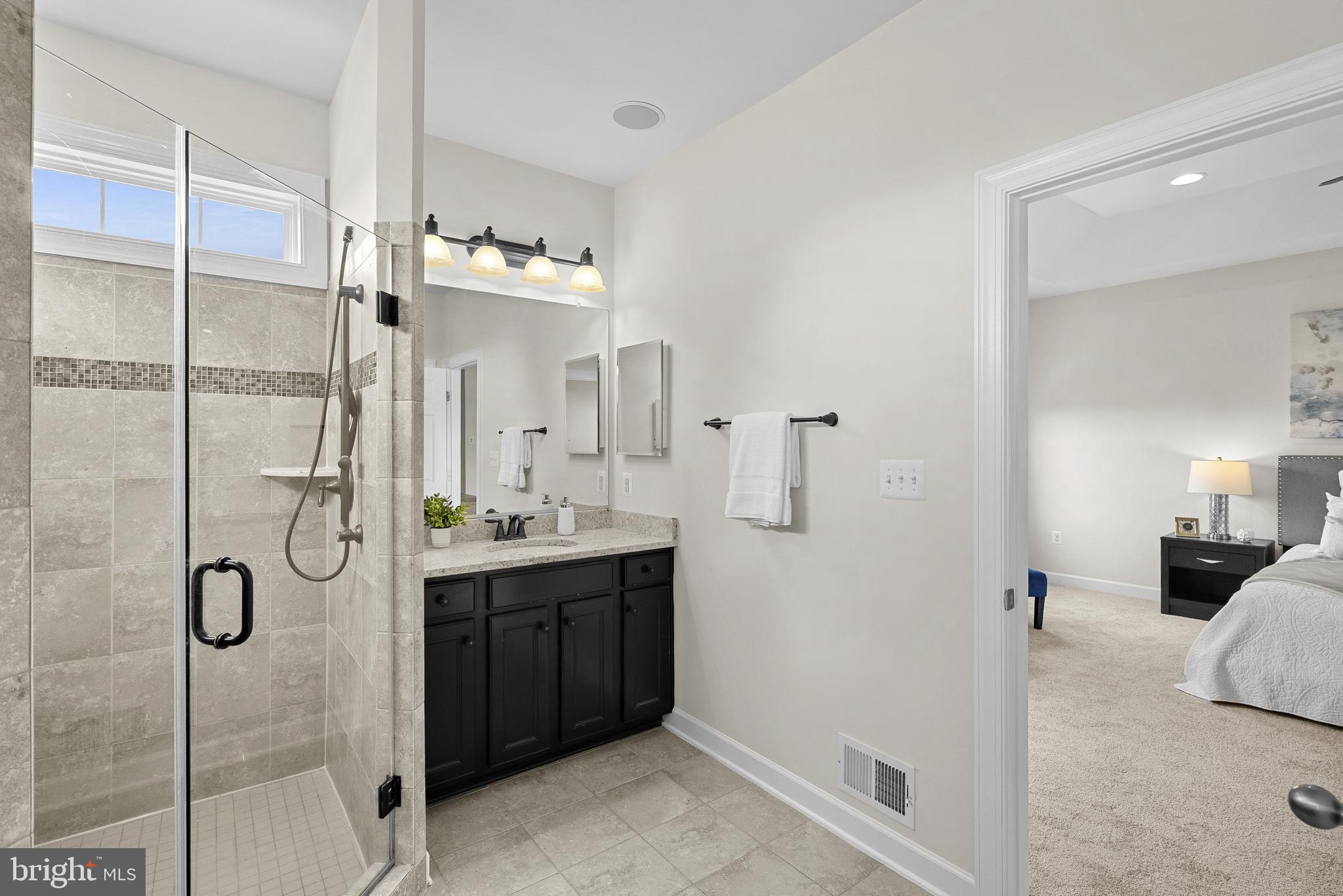 1543 Kinnaird Ter NE