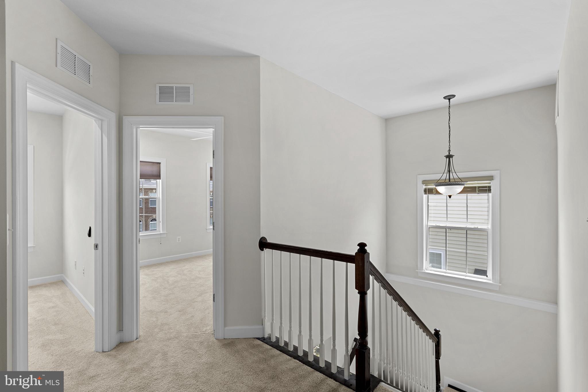 1543 Kinnaird Ter NE