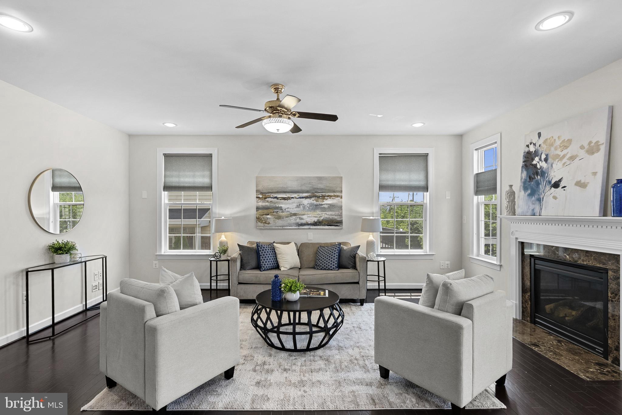1543 Kinnaird Ter NE