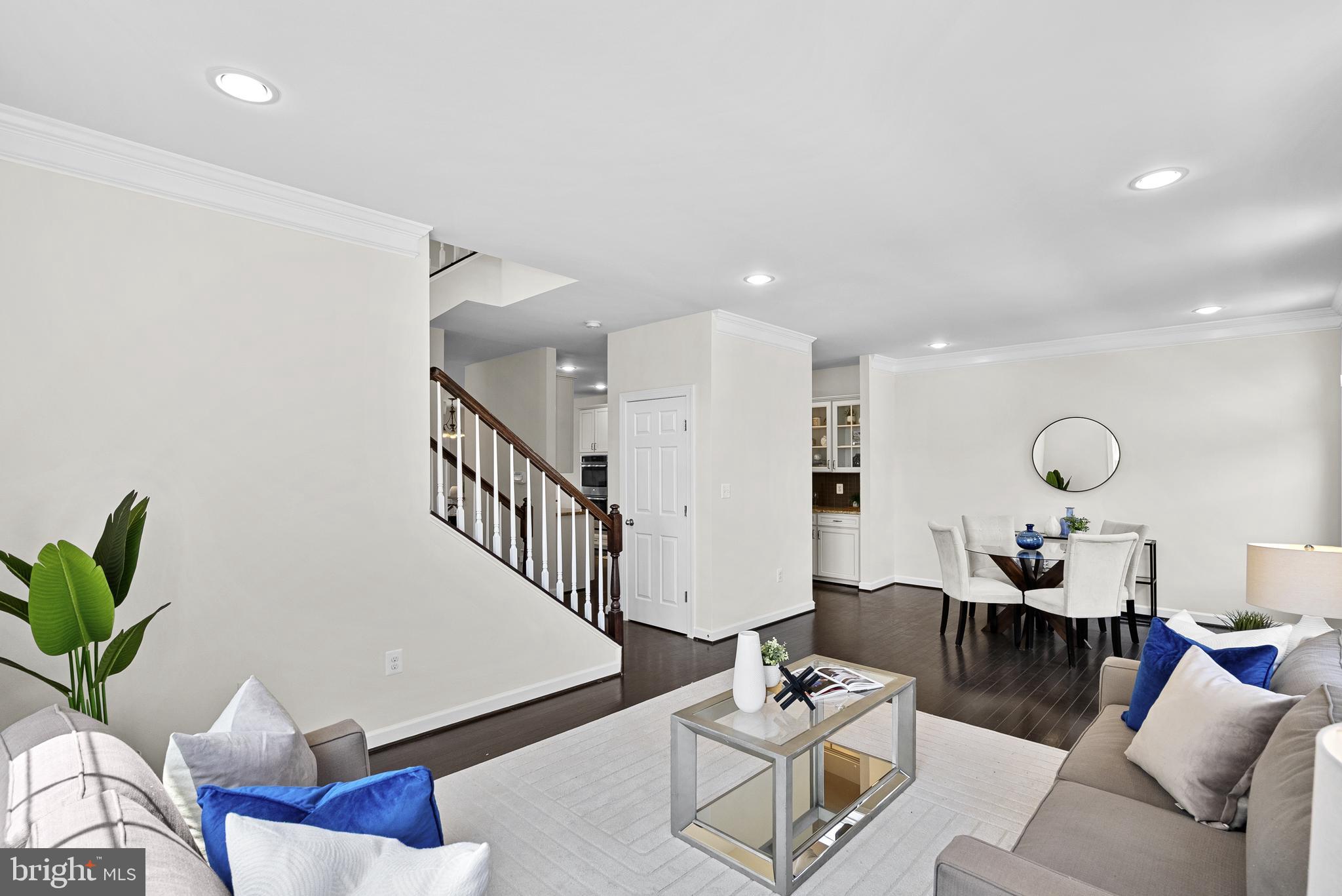 1543 Kinnaird Ter NE