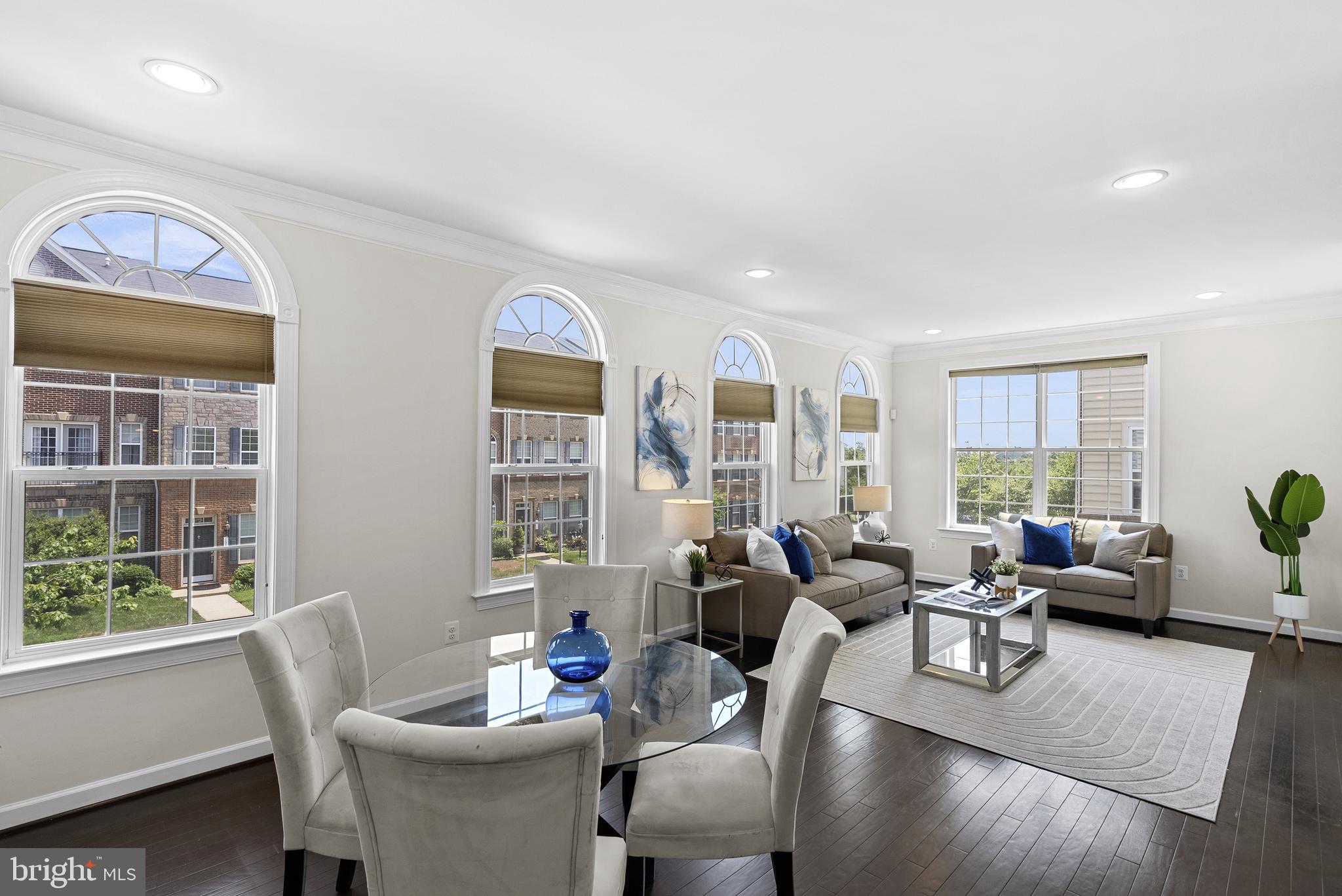 1543 Kinnaird Ter NE