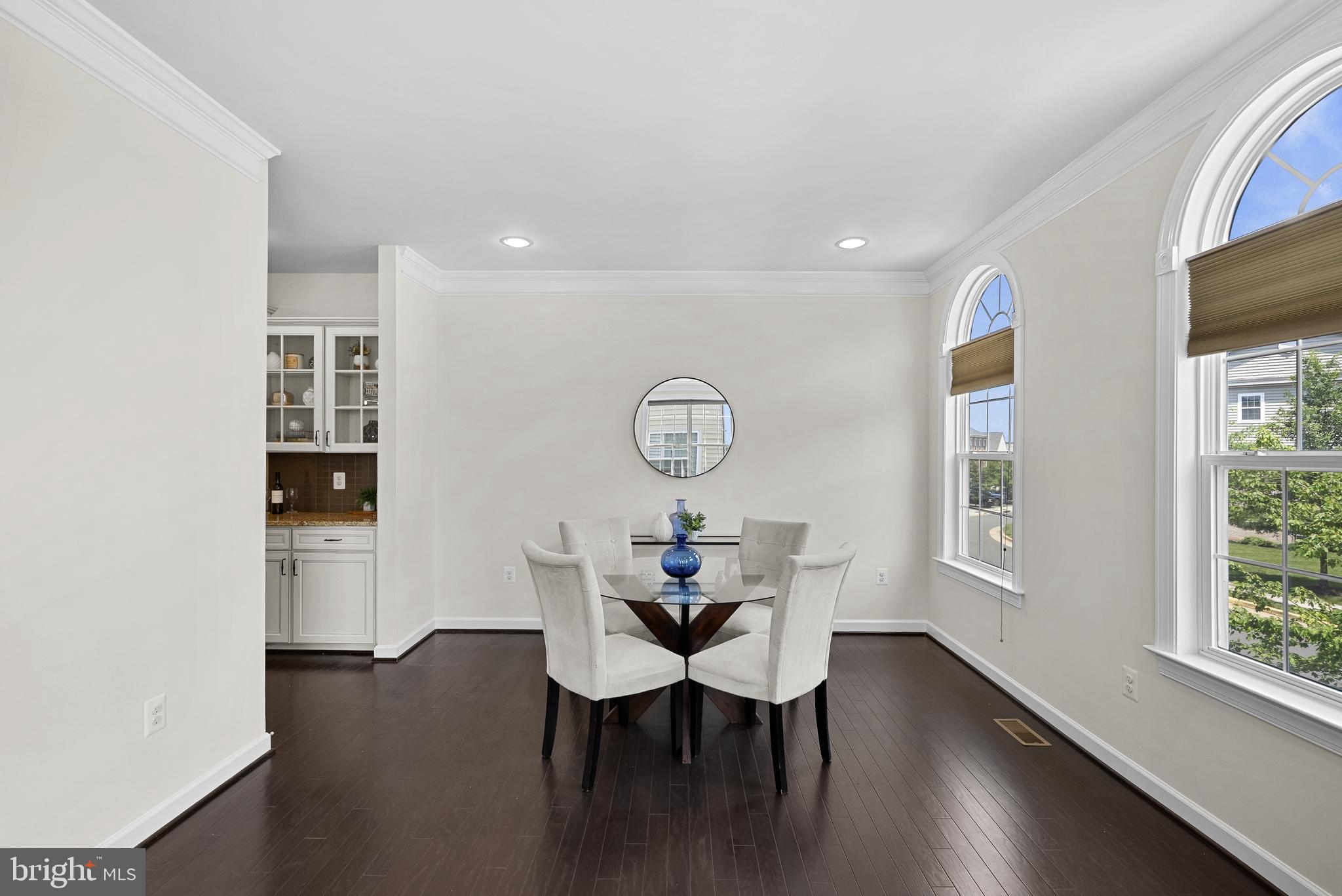 1543 Kinnaird Ter NE
