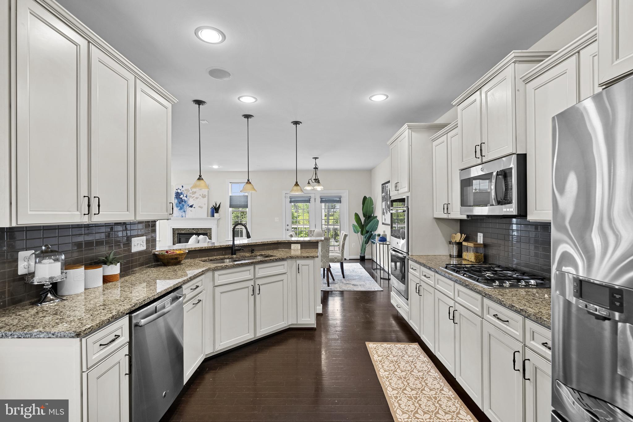 1543 Kinnaird Ter NE
