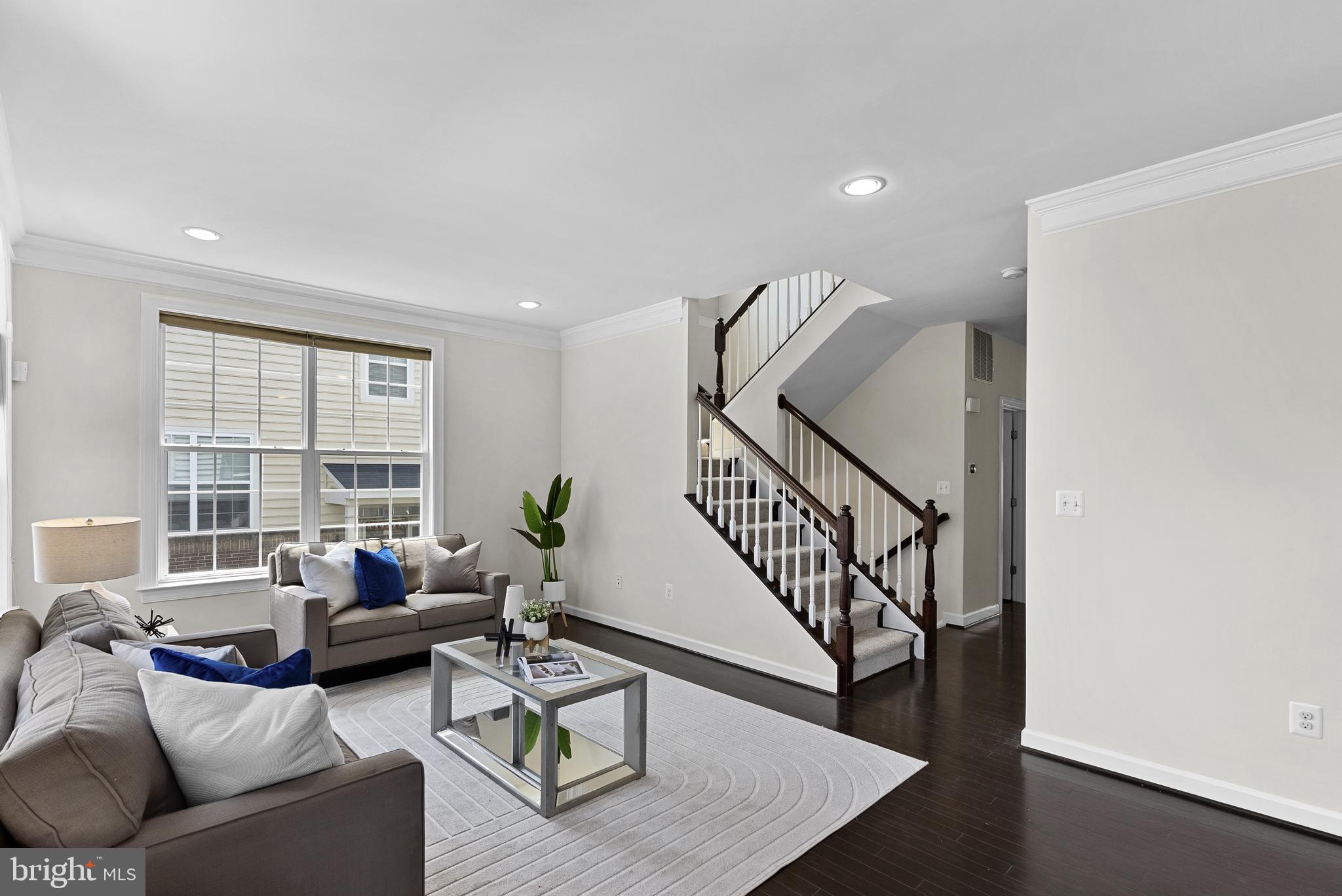 1543 Kinnaird Ter NE