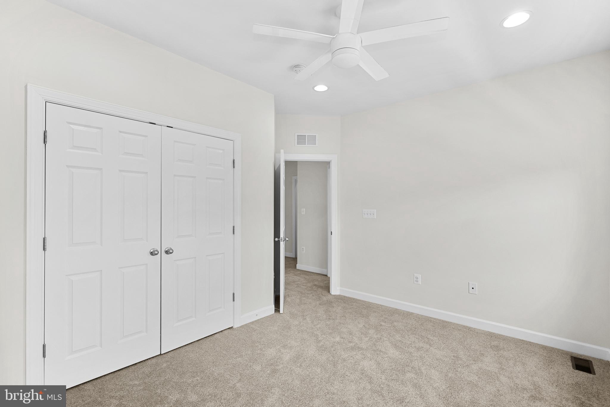 1543 Kinnaird Ter NE