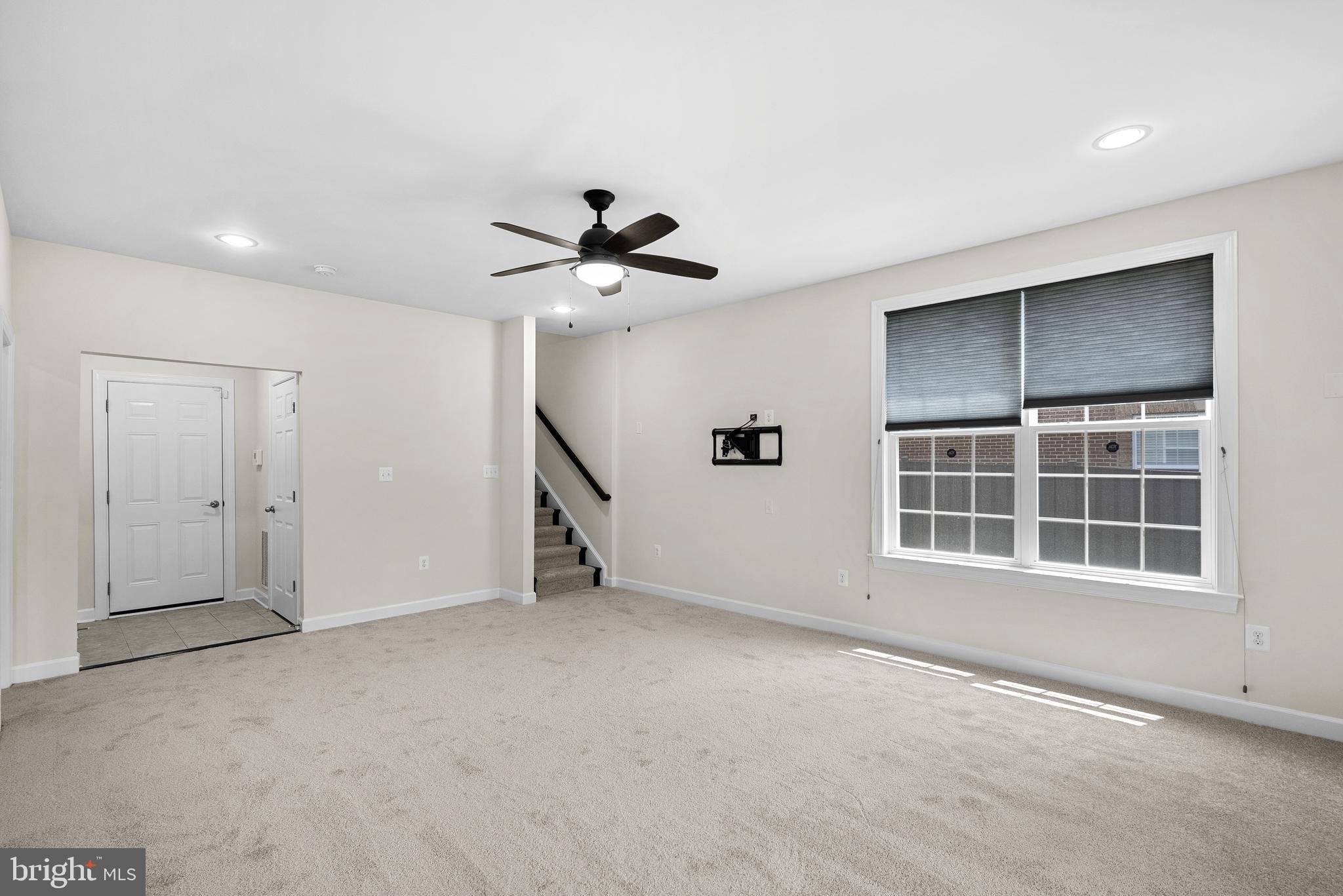 1543 Kinnaird Ter NE