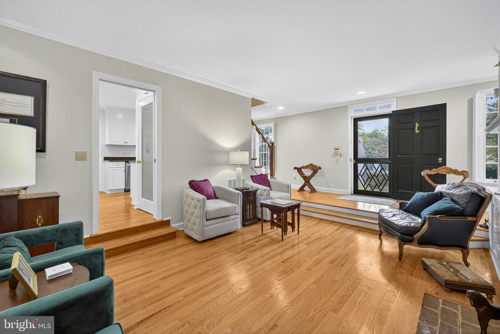 12 CHINN COURT