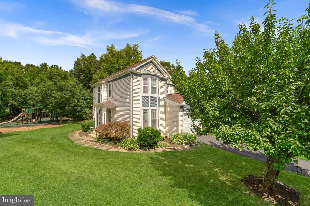 21 GLENGYLE LANE