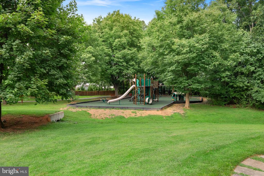 21 GLENGYLE LANE