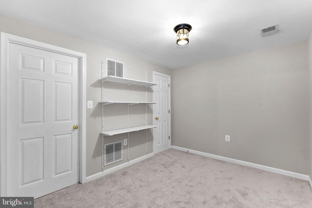 46415 HAMPSHIRE STATION DRIVE