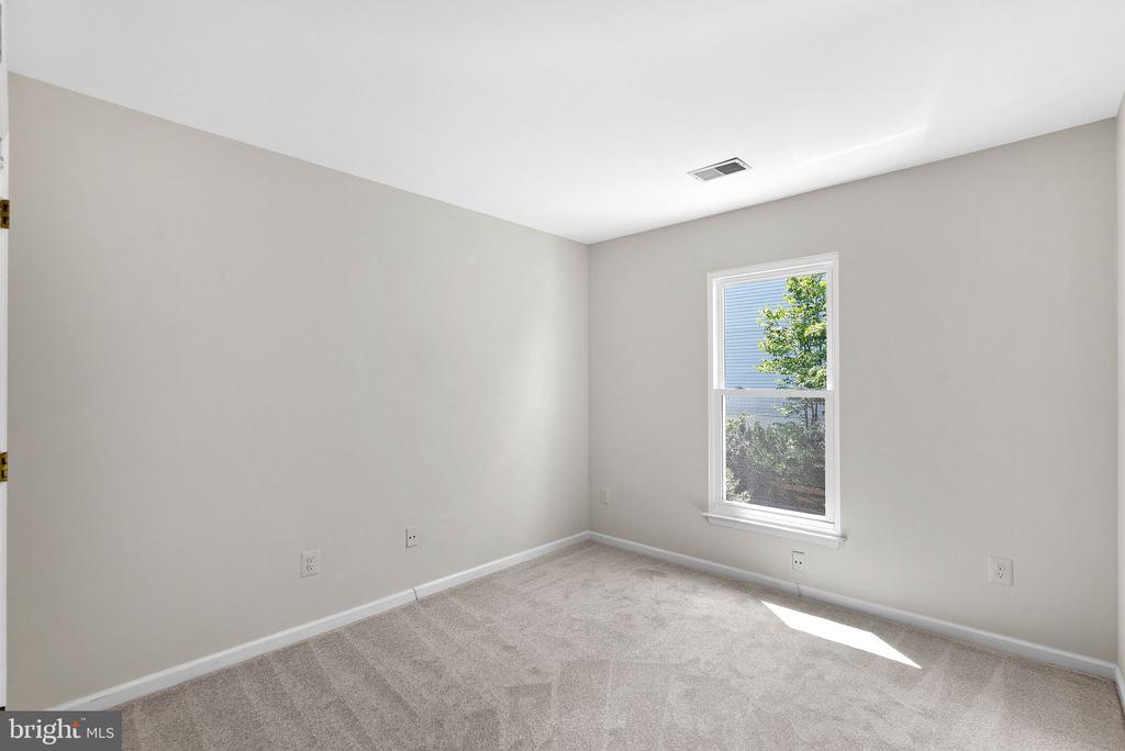 46415 HAMPSHIRE STATION DRIVE