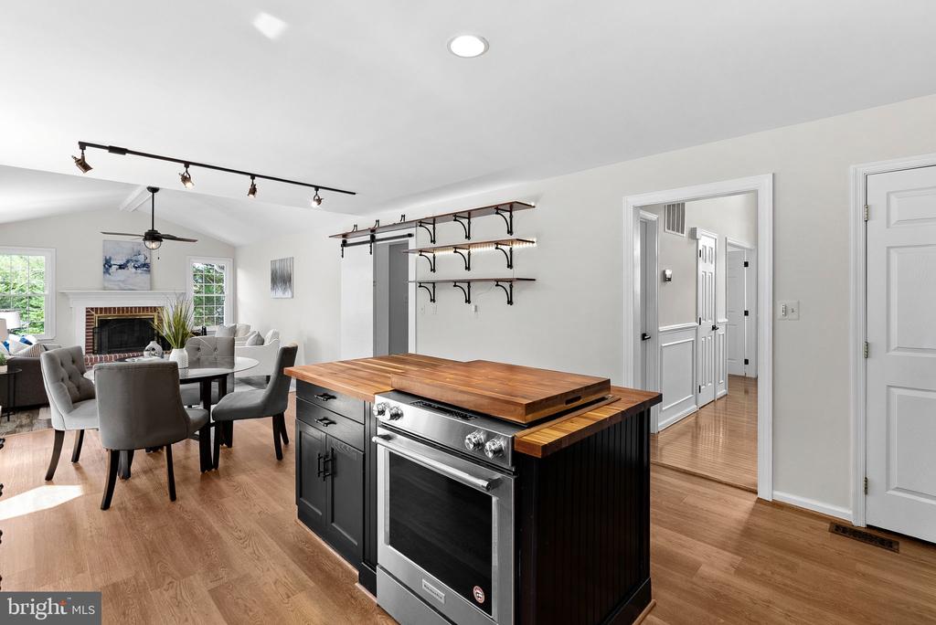 46415 HAMPSHIRE STATION DRIVE