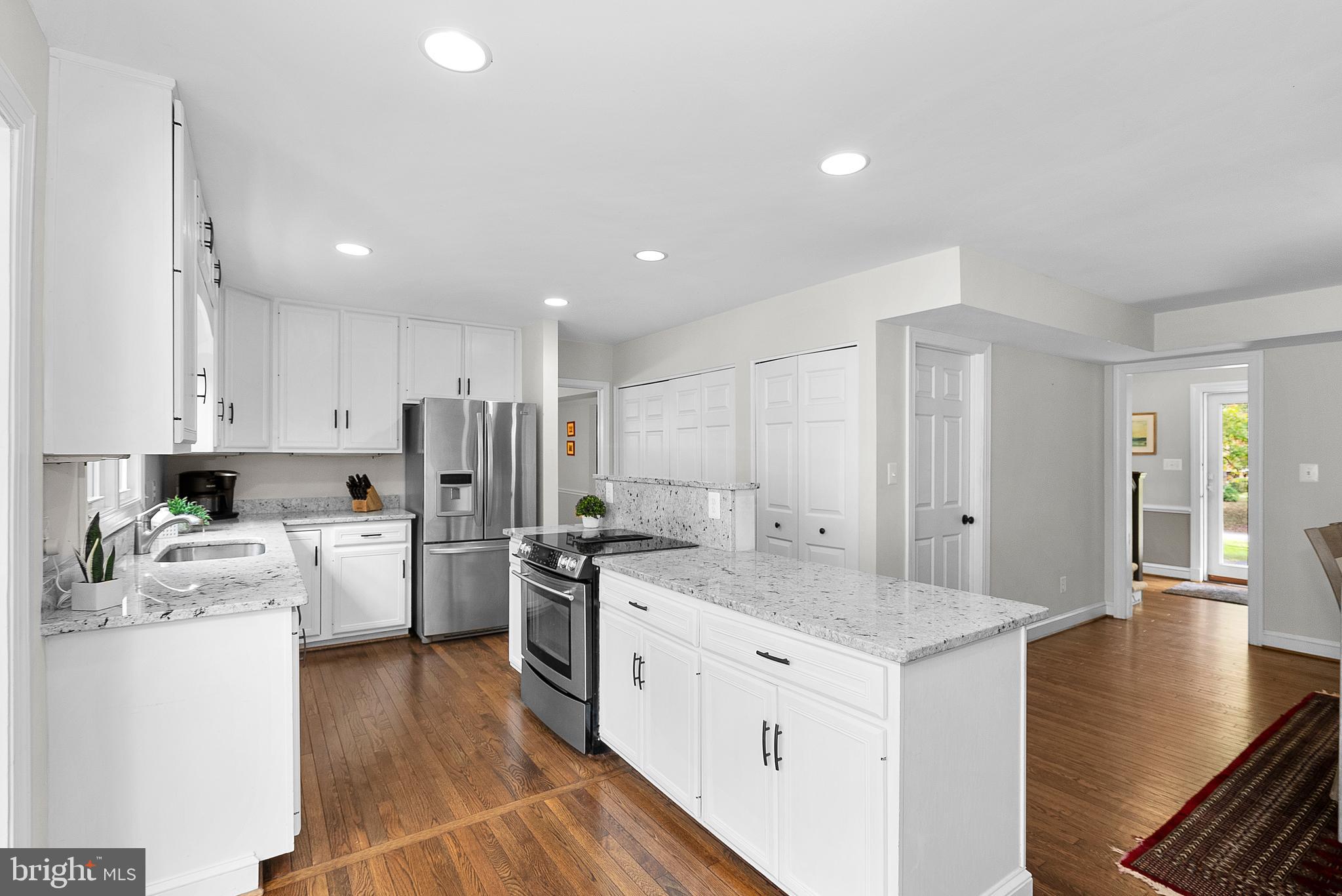 10596 Brentwood Dr