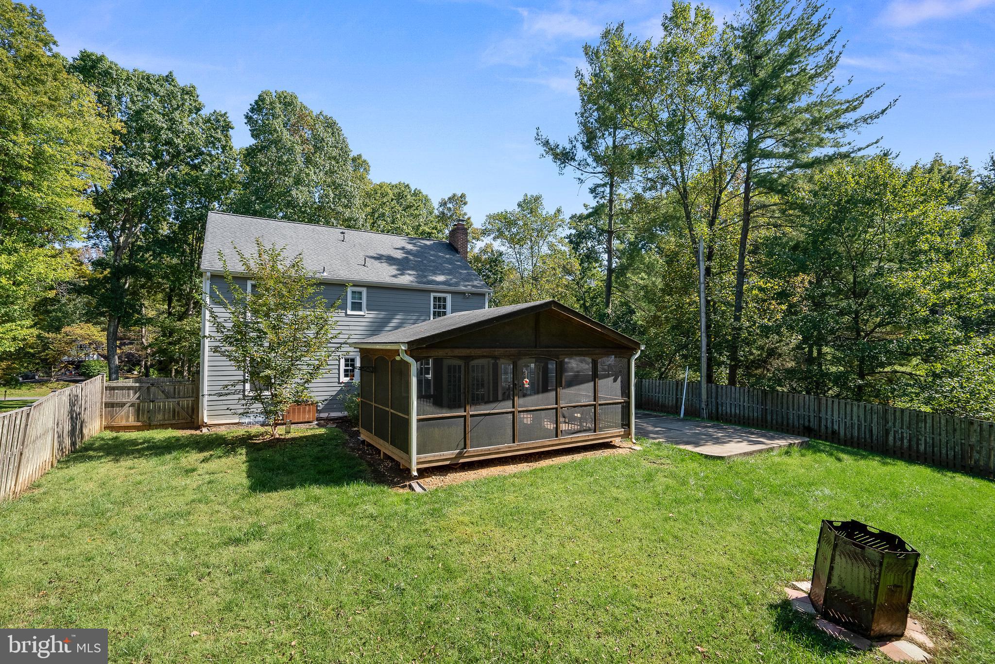 10596 Brentwood Dr