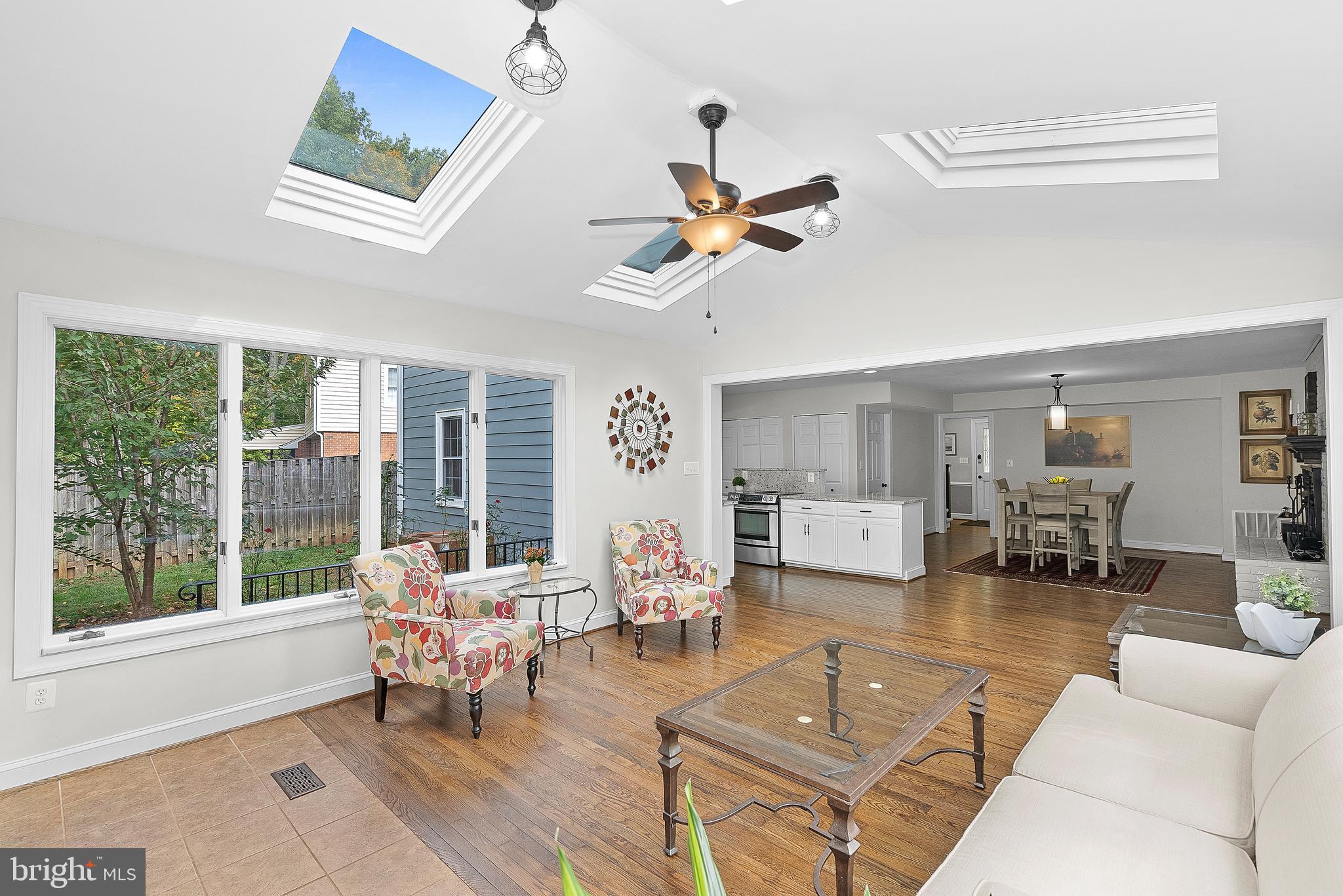 10596 Brentwood Dr
