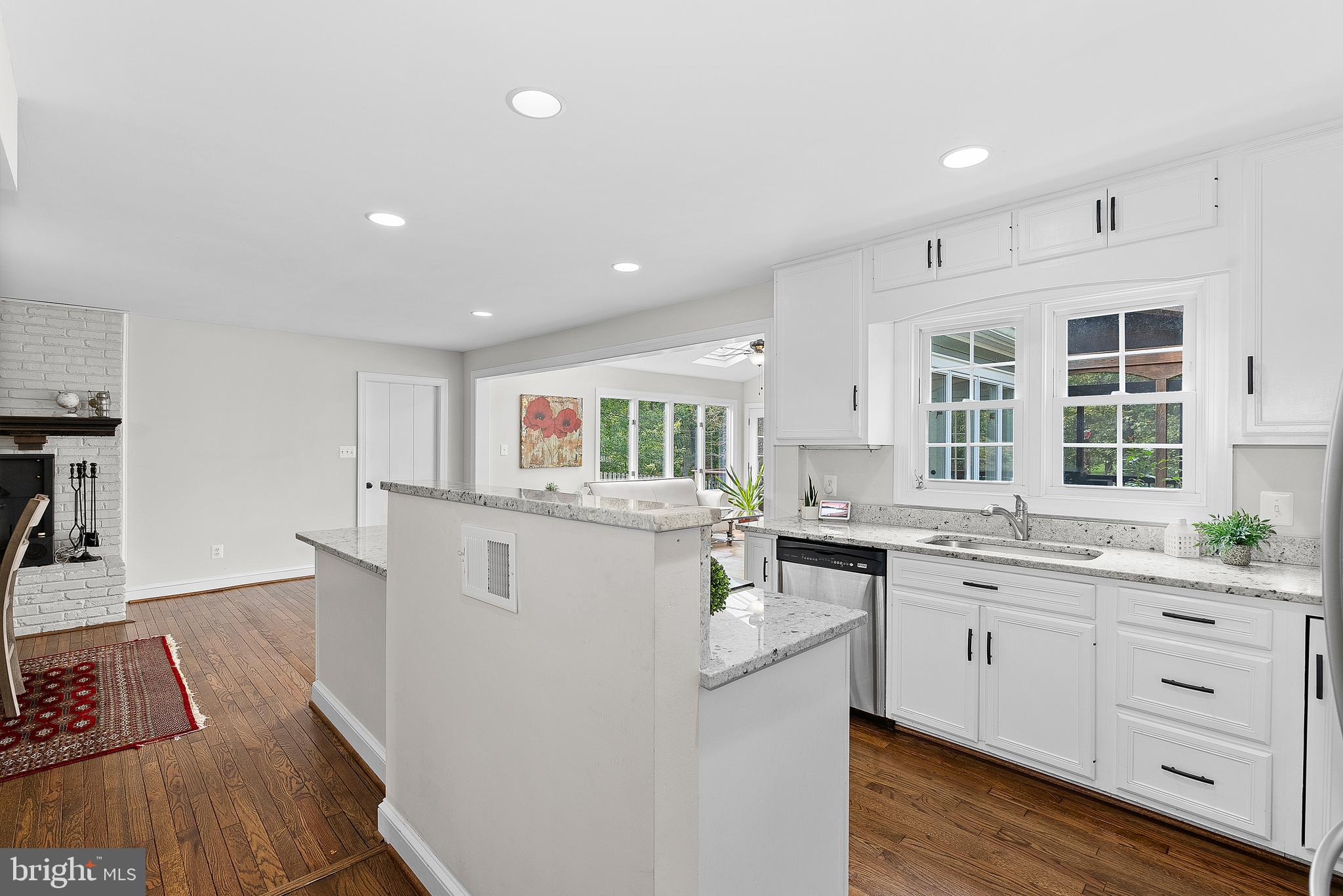 10596 Brentwood Dr