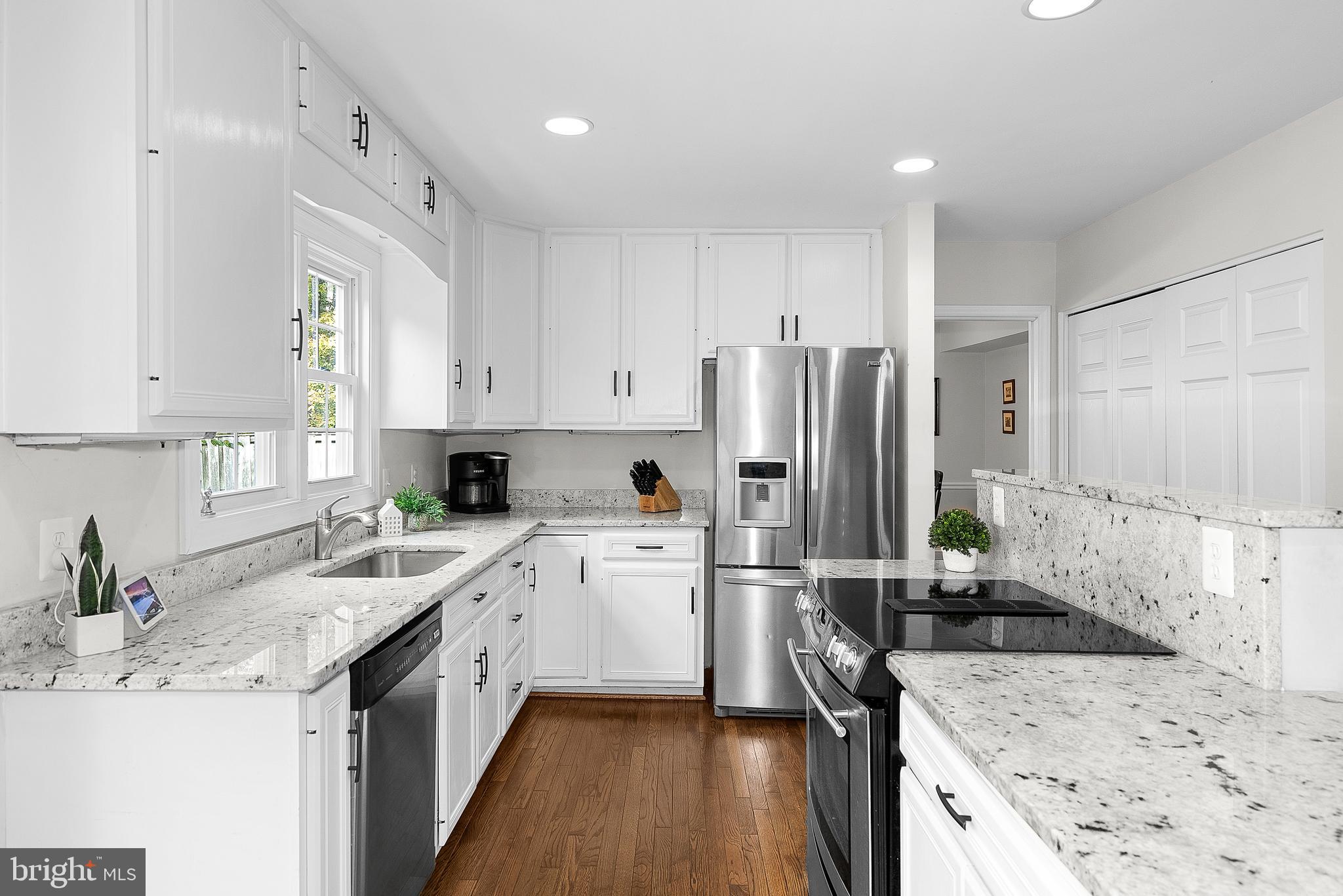 10596 Brentwood Dr