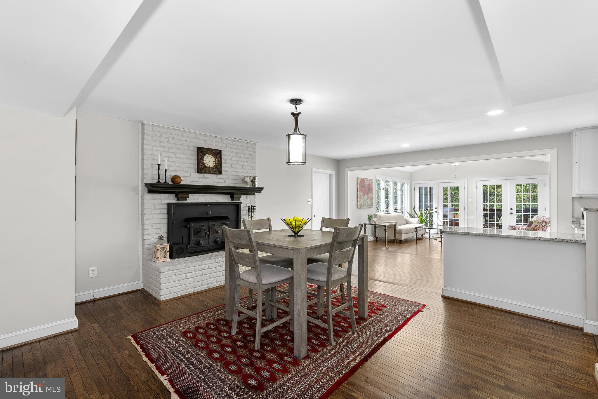 10596 Brentwood Dr