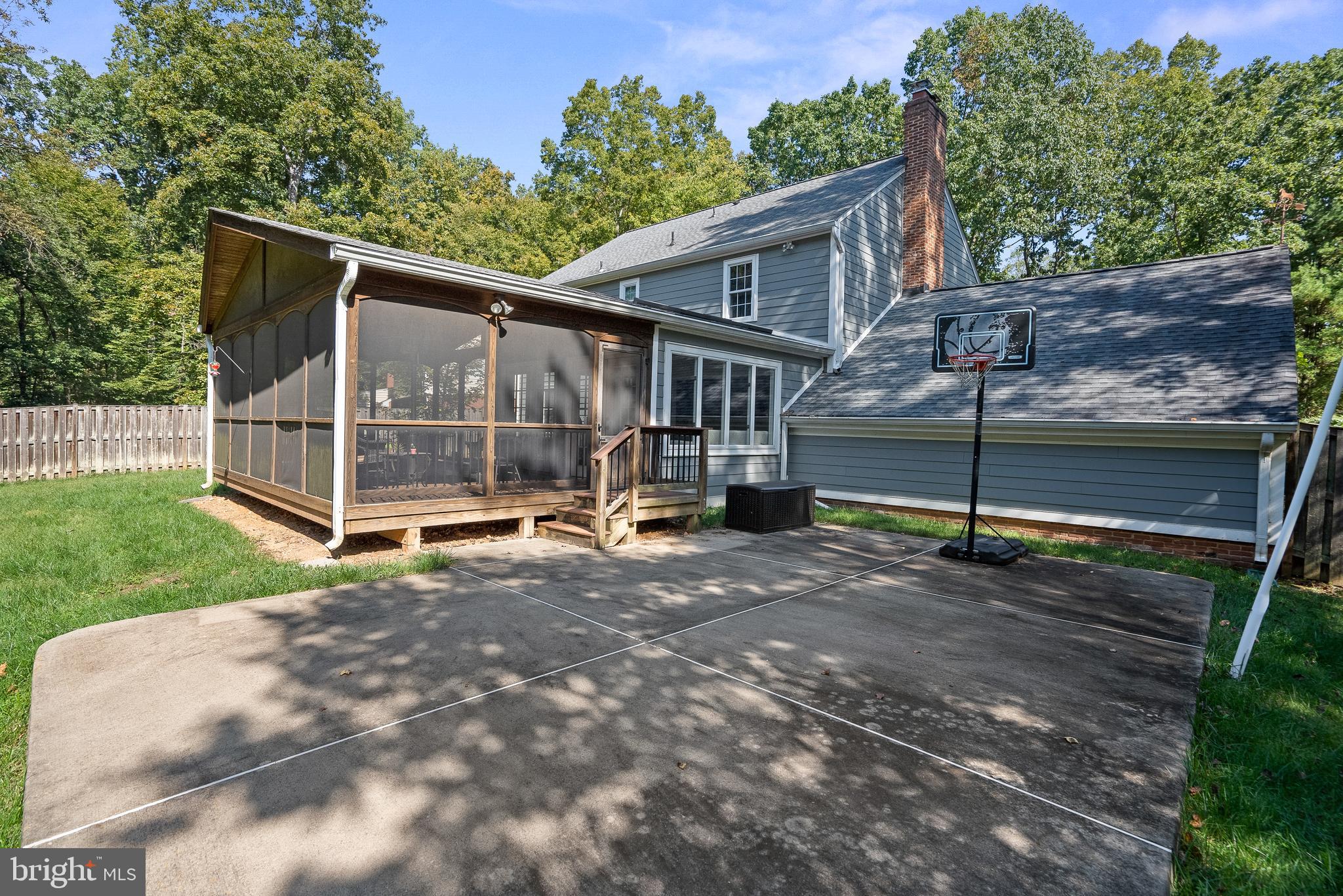 10596 Brentwood Dr