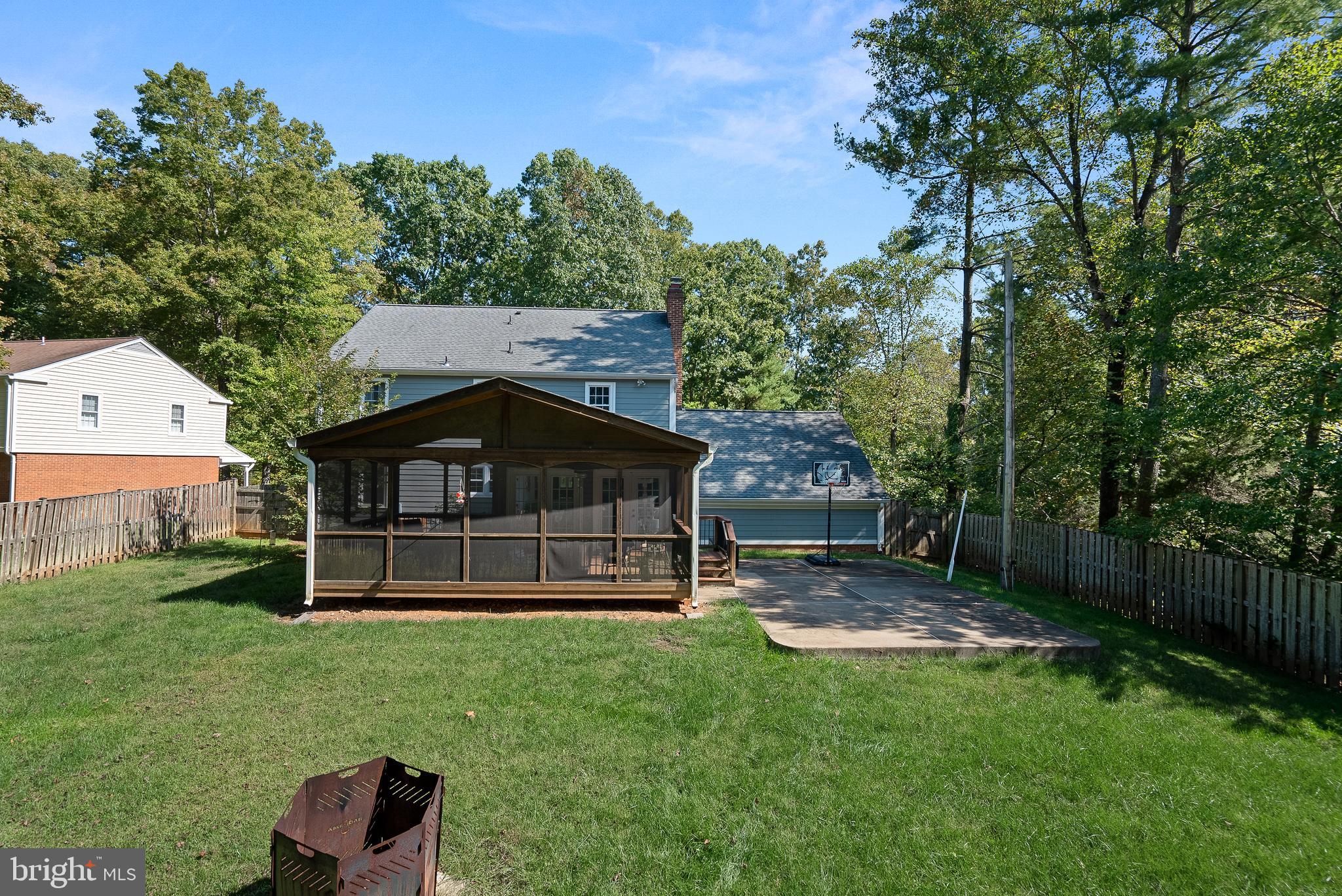 10596 Brentwood Dr