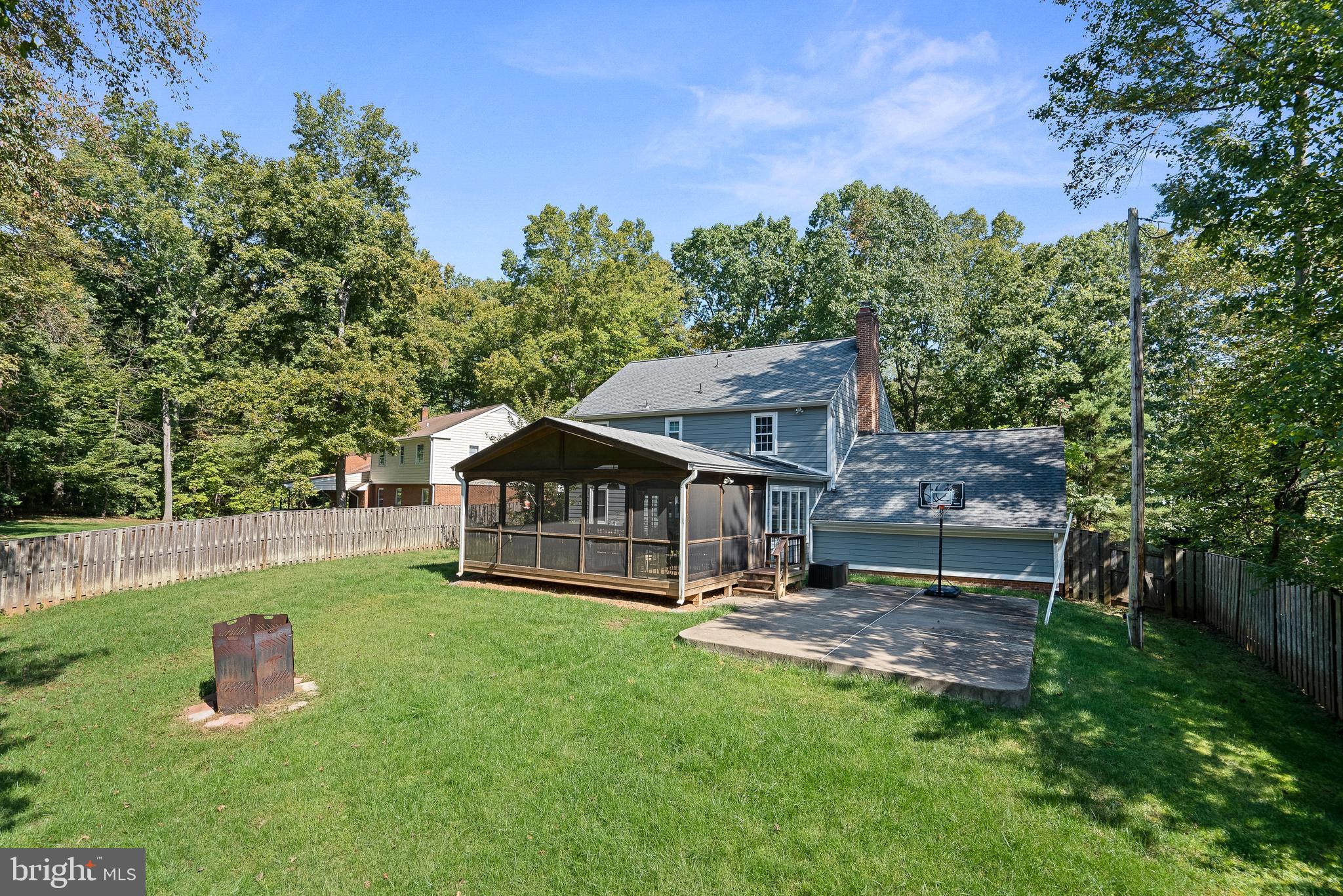 10596 Brentwood Dr