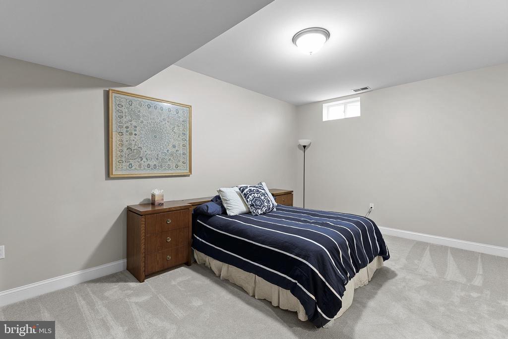 10000 Tasha Ct