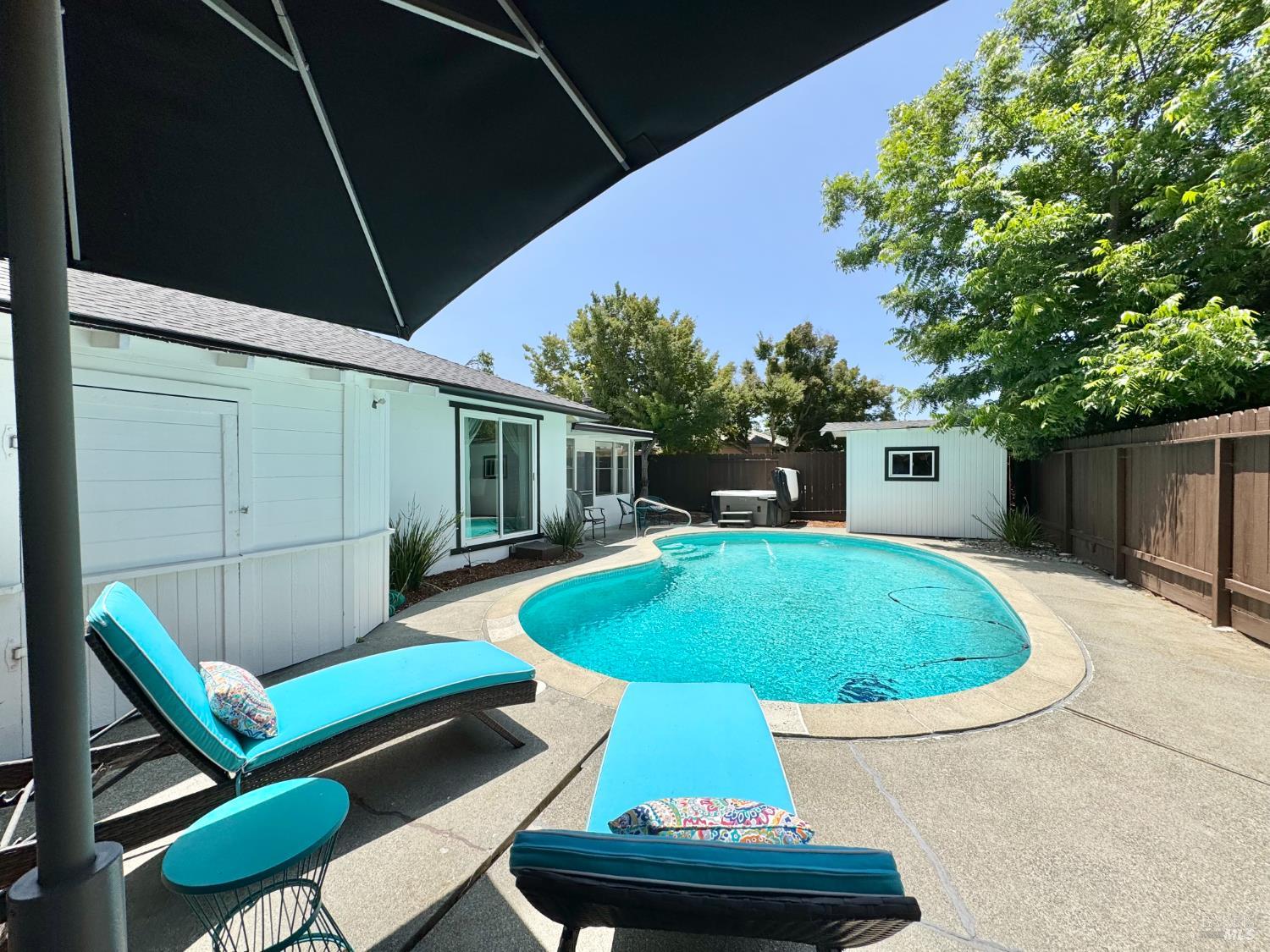 2300 W Park Ave