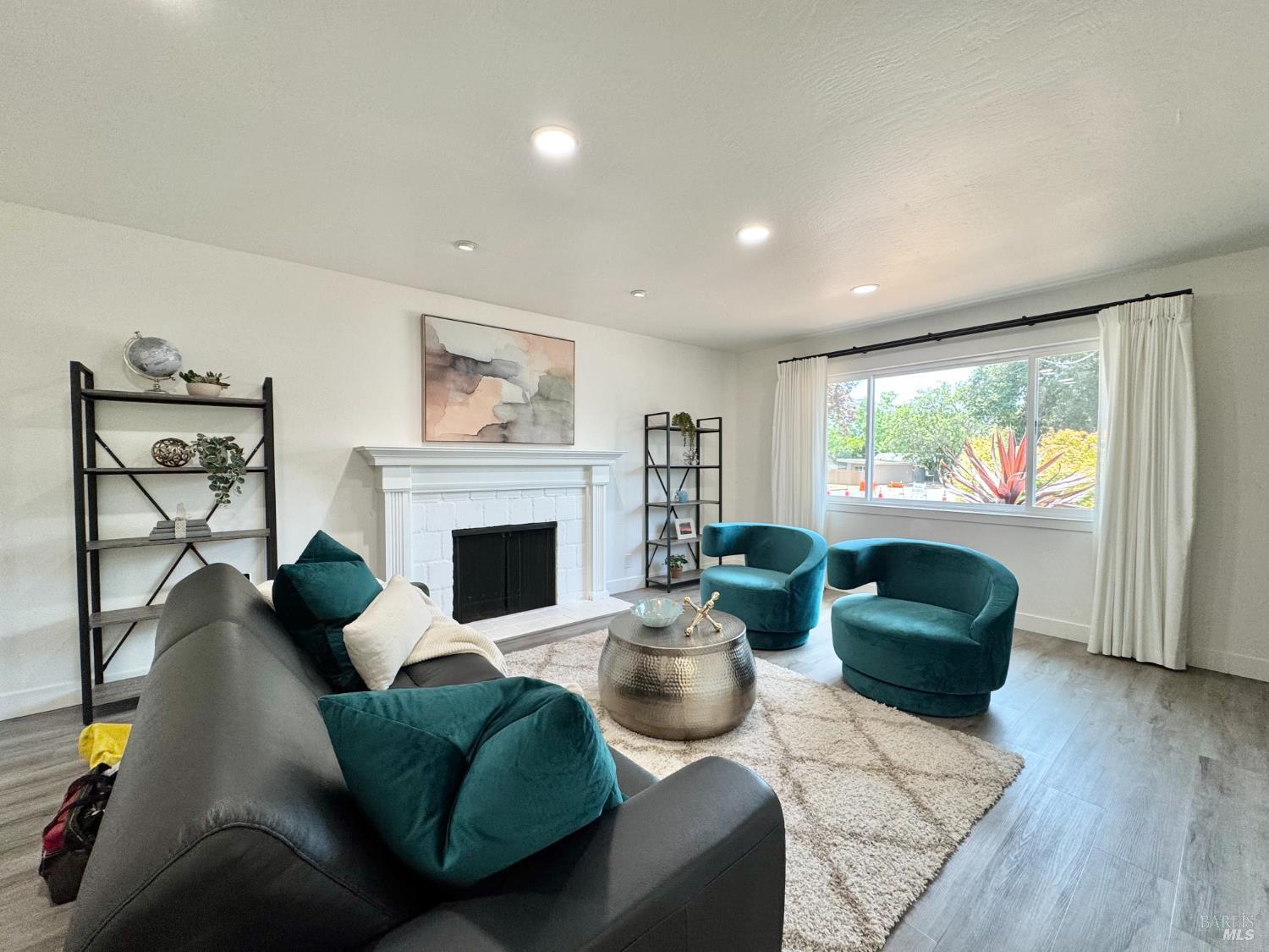 2300 W Park Ave