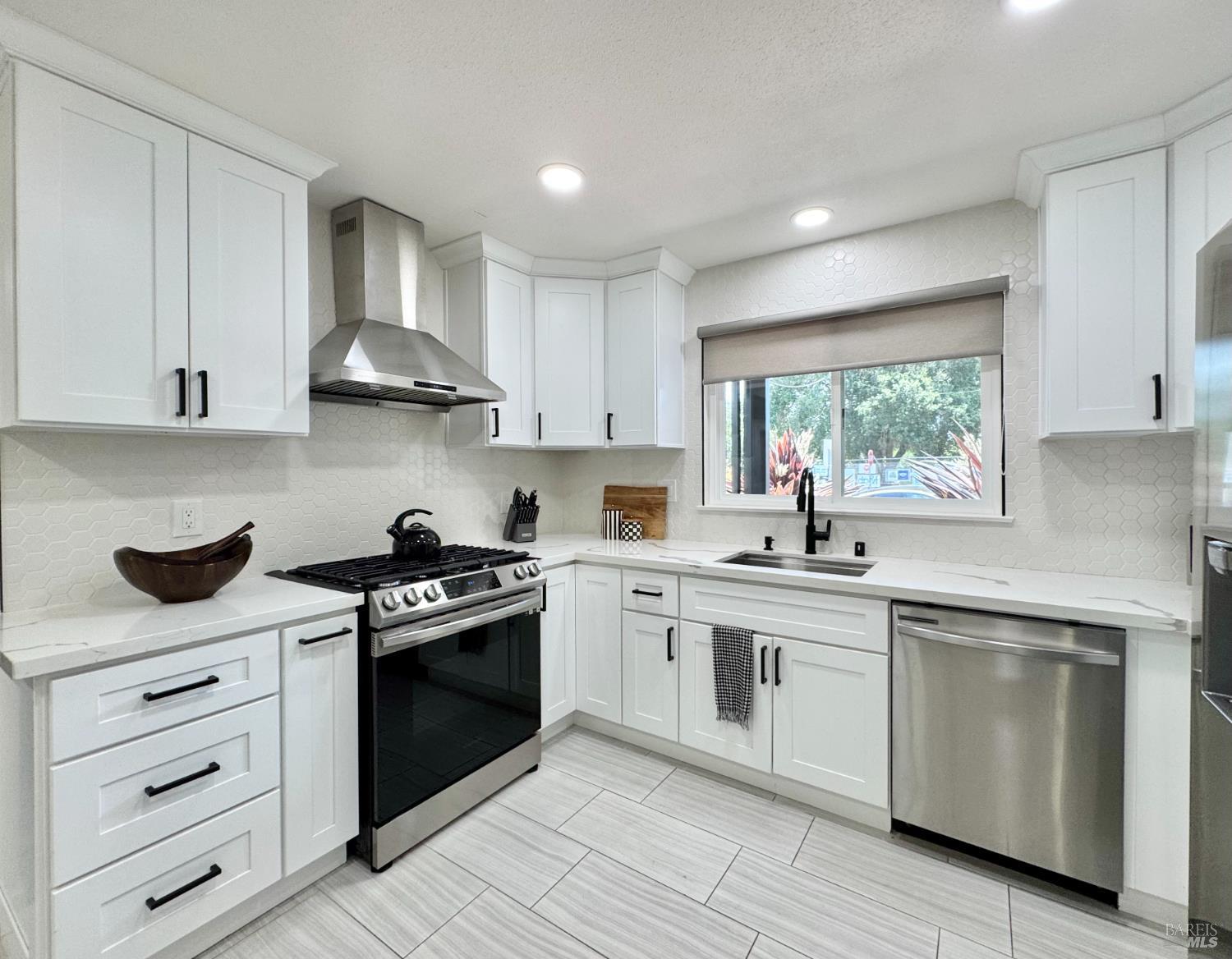 2300 W Park Ave