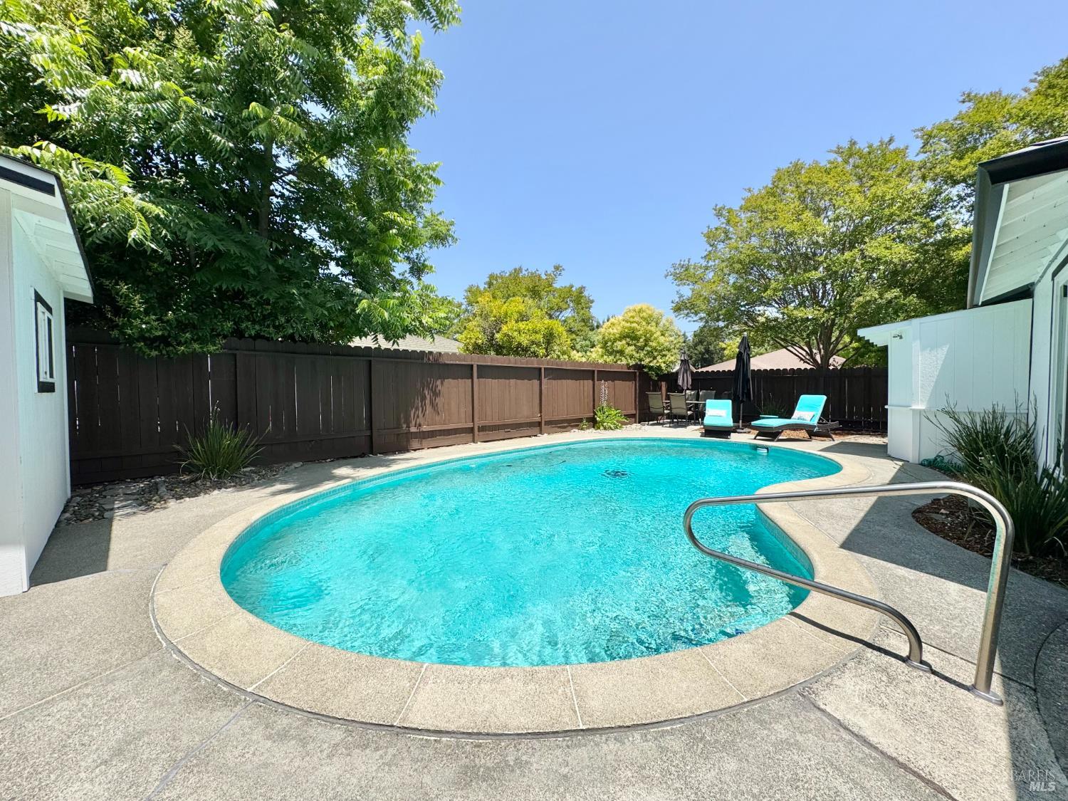 2300 W Park Ave